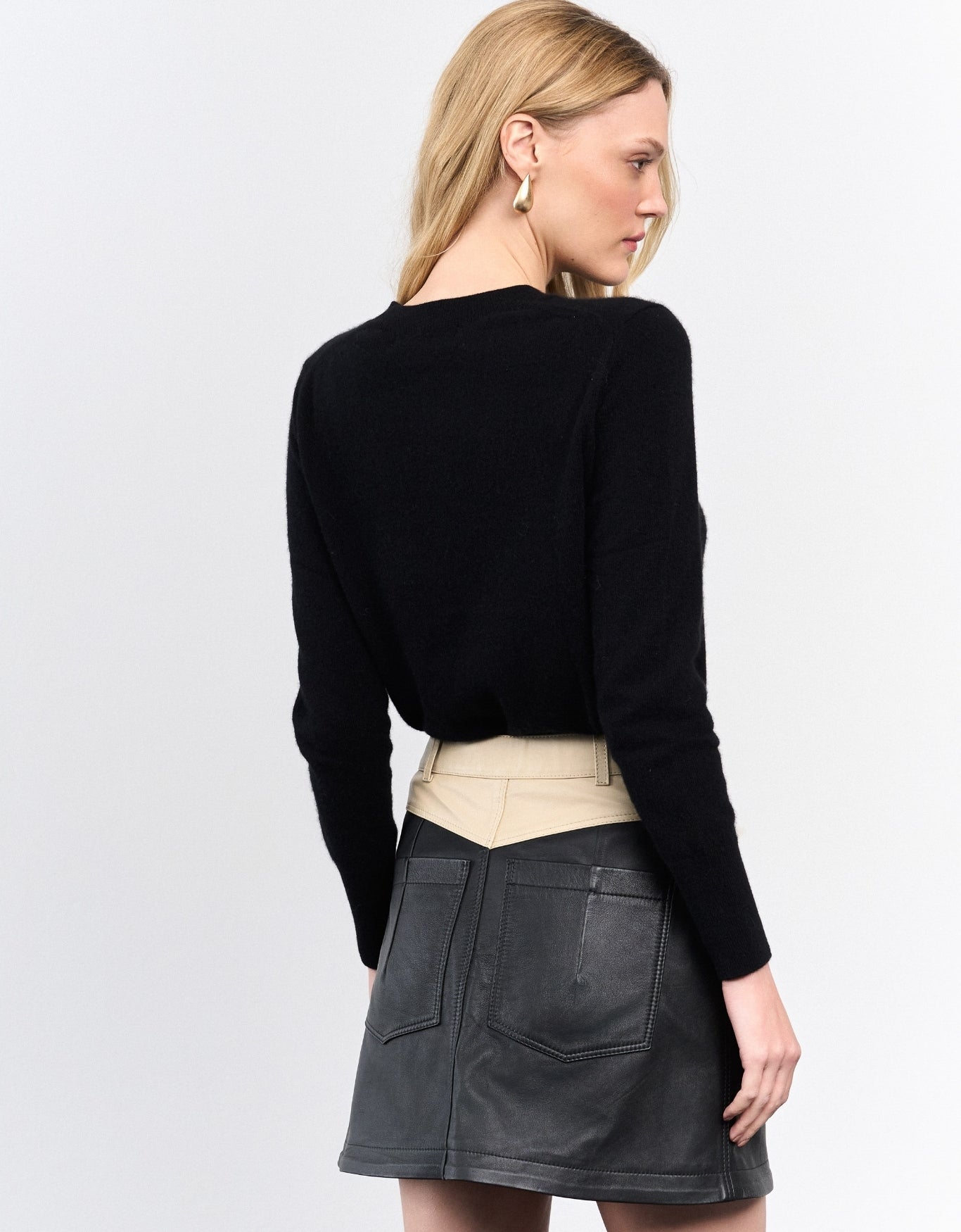 SAIA CAROL MADRE REINA COURO PRETO/DESERT