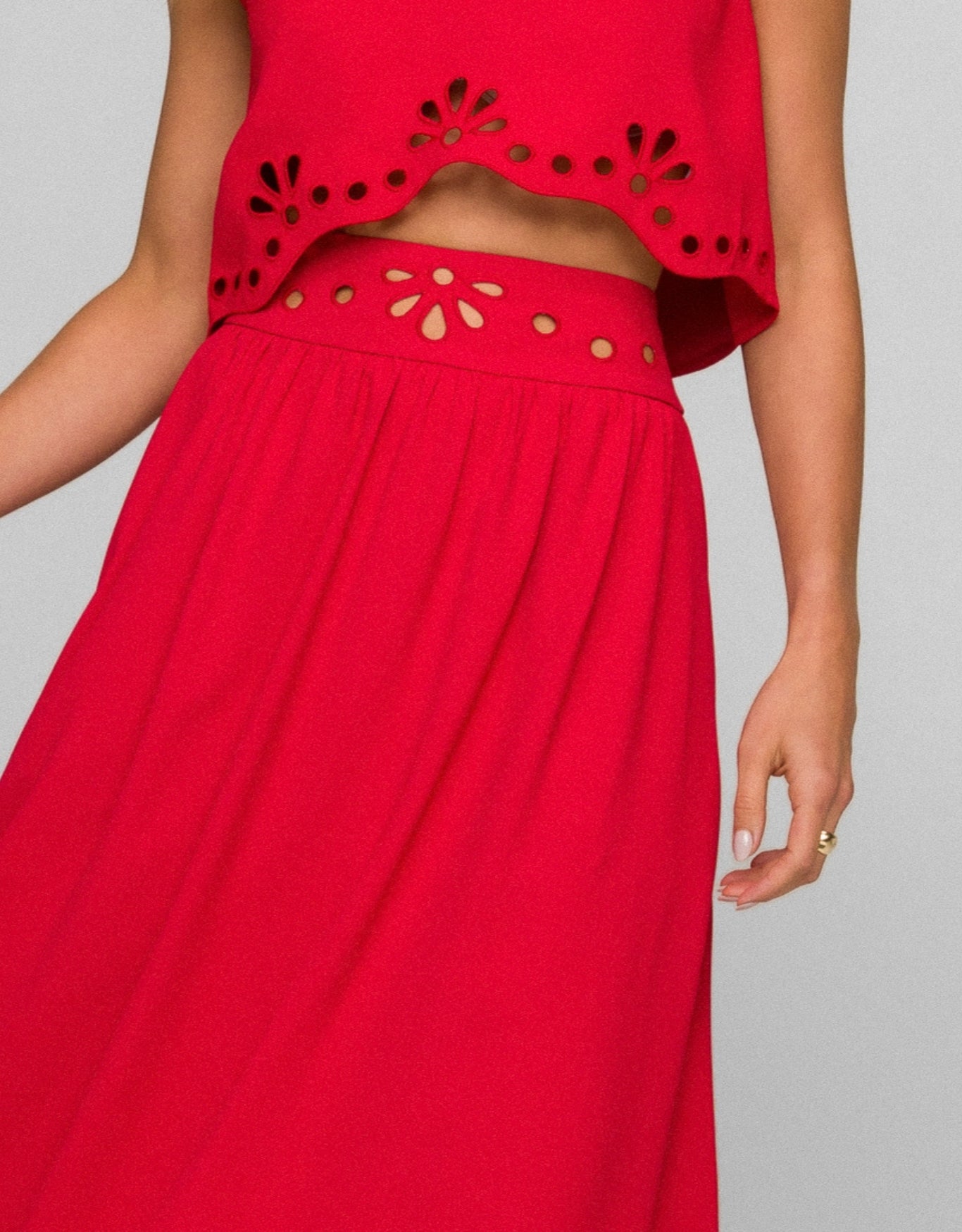 SAIA CLARISSA MADRE REINA CREPE PATOU VERMELHO CHERRY