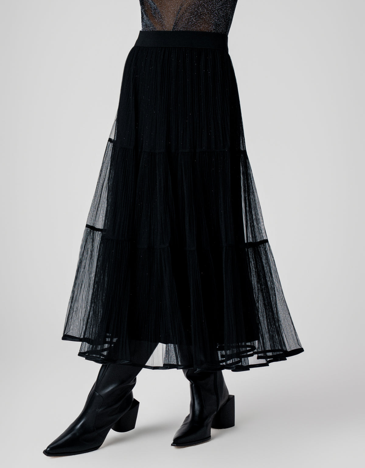 SAIA LAURA MADRE REINA PRETO