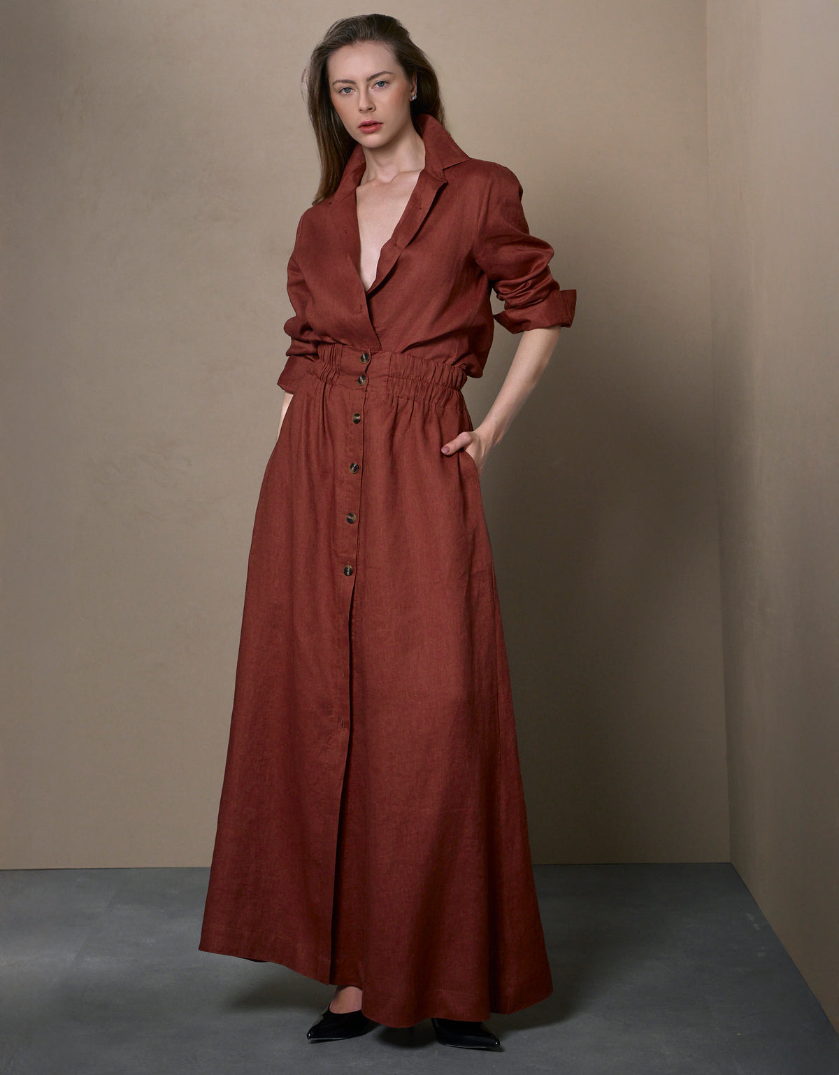 SAIA LÍVIA MADRE REINA LINHO CANELA