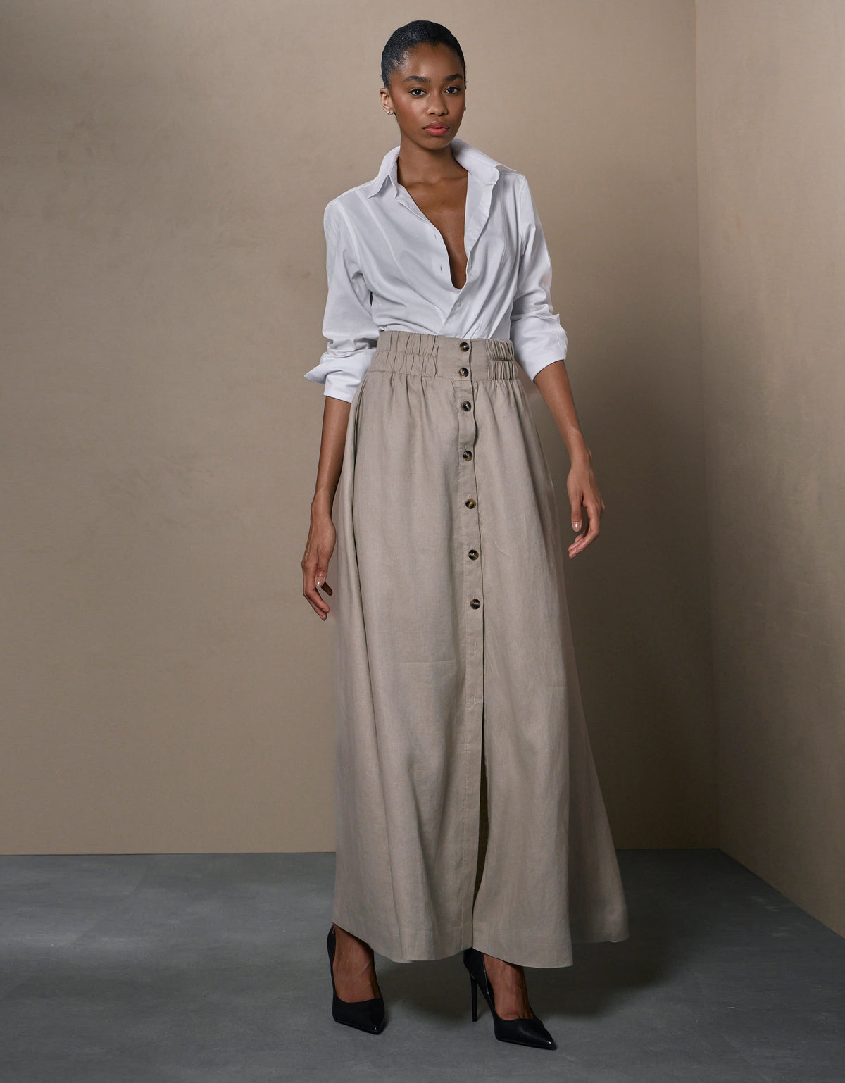 SAIA LÍVIA MADRE REINA LINHO FENDI