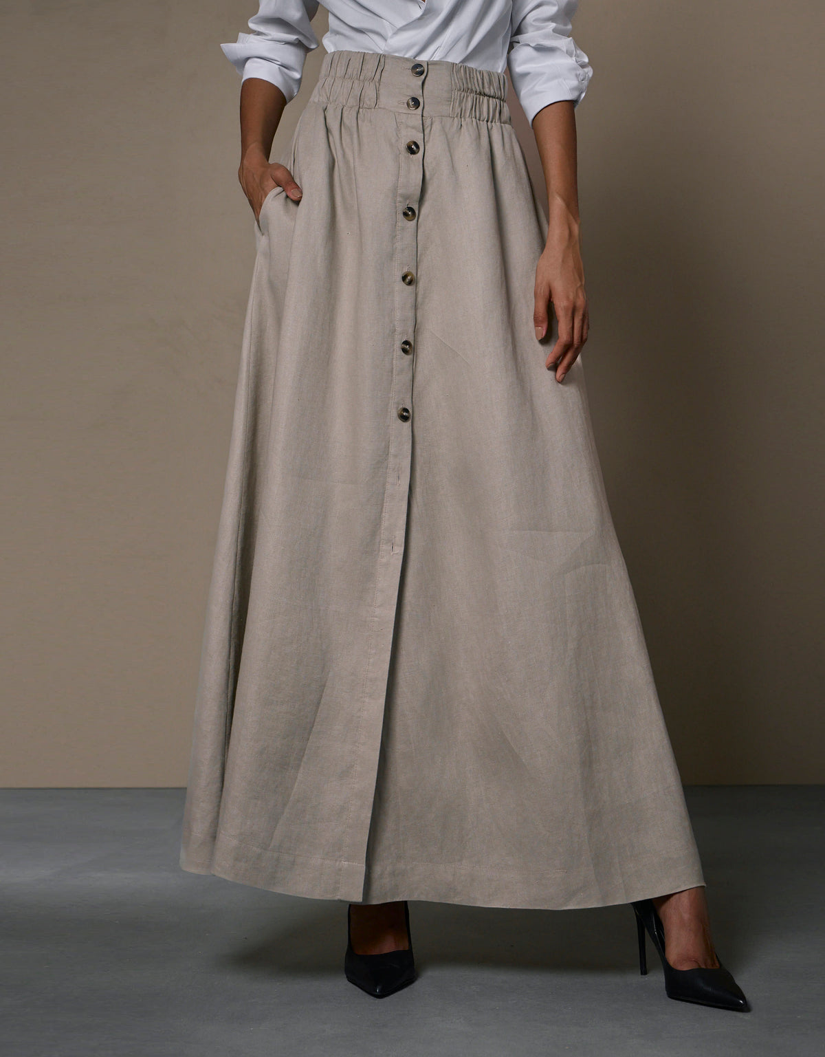 SAIA LÍVIA MADRE REINA LINHO FENDI