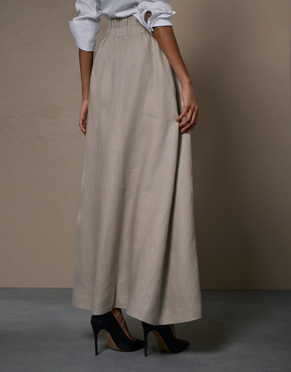 SAIA LÍVIA MADRE REINA LINHO FENDI