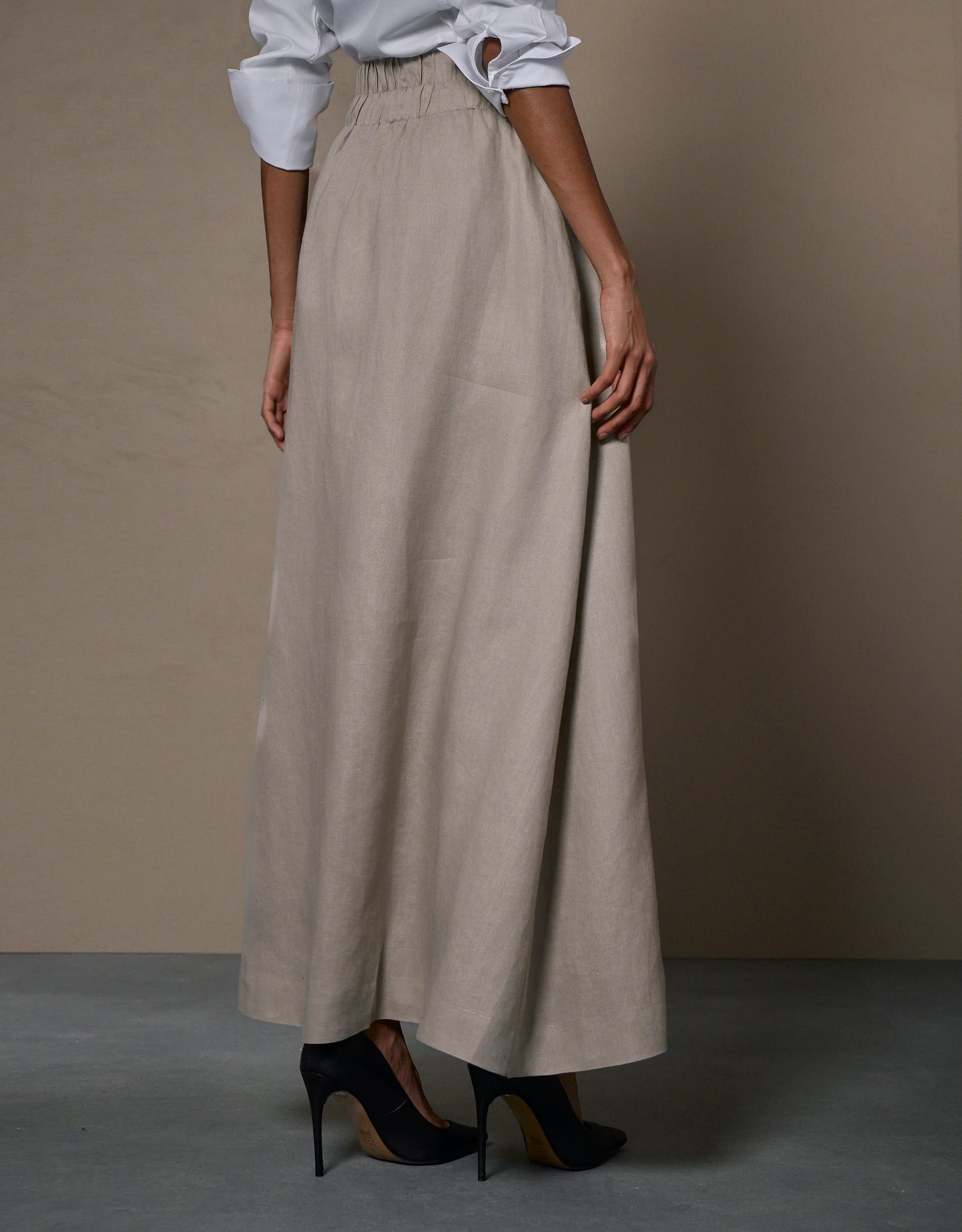 SAIA LÍVIA MADRE REINA LINHO FENDI