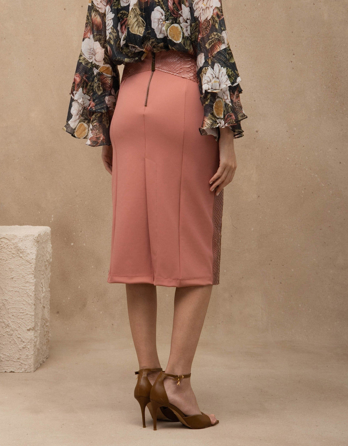 SAIA MADRE REINA PYTHON COM MALHA ROSA ROMÃ