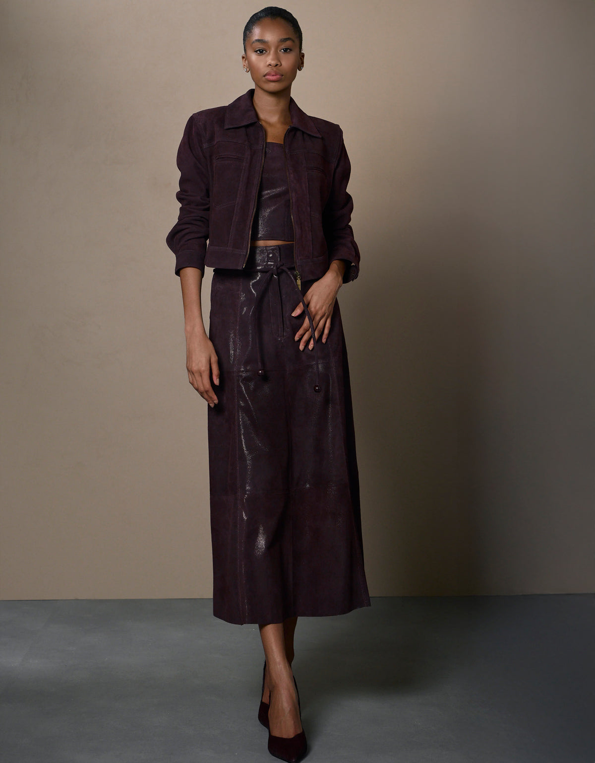 SAIA MALU MADRE REINA COURO CHAMOIS BERINGELA