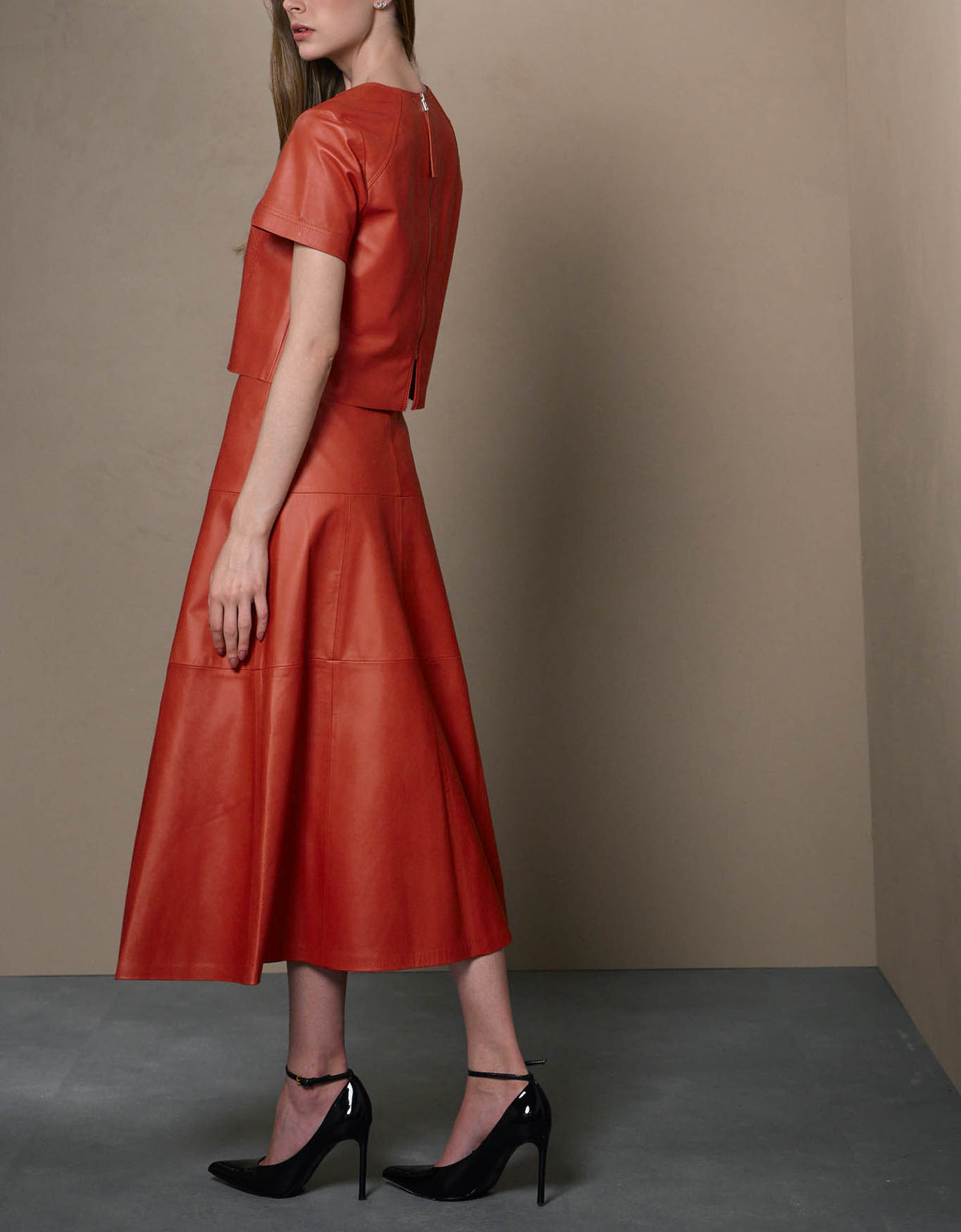 SAIA MIDI BOTÕES MADRE REINA COURO AMBAR THUNDRA