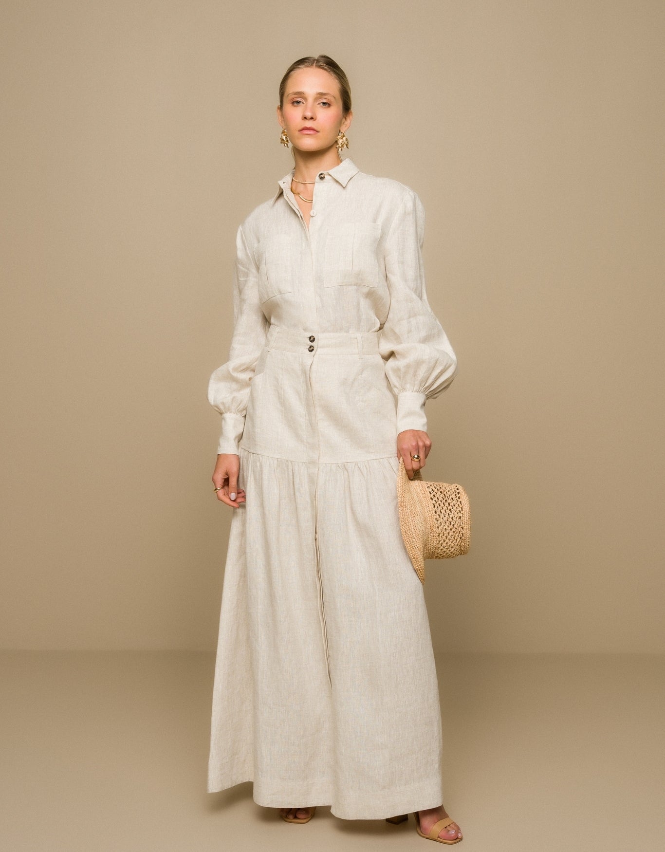 SAIA MILLA MADRE REINA LINHO AVELÃ