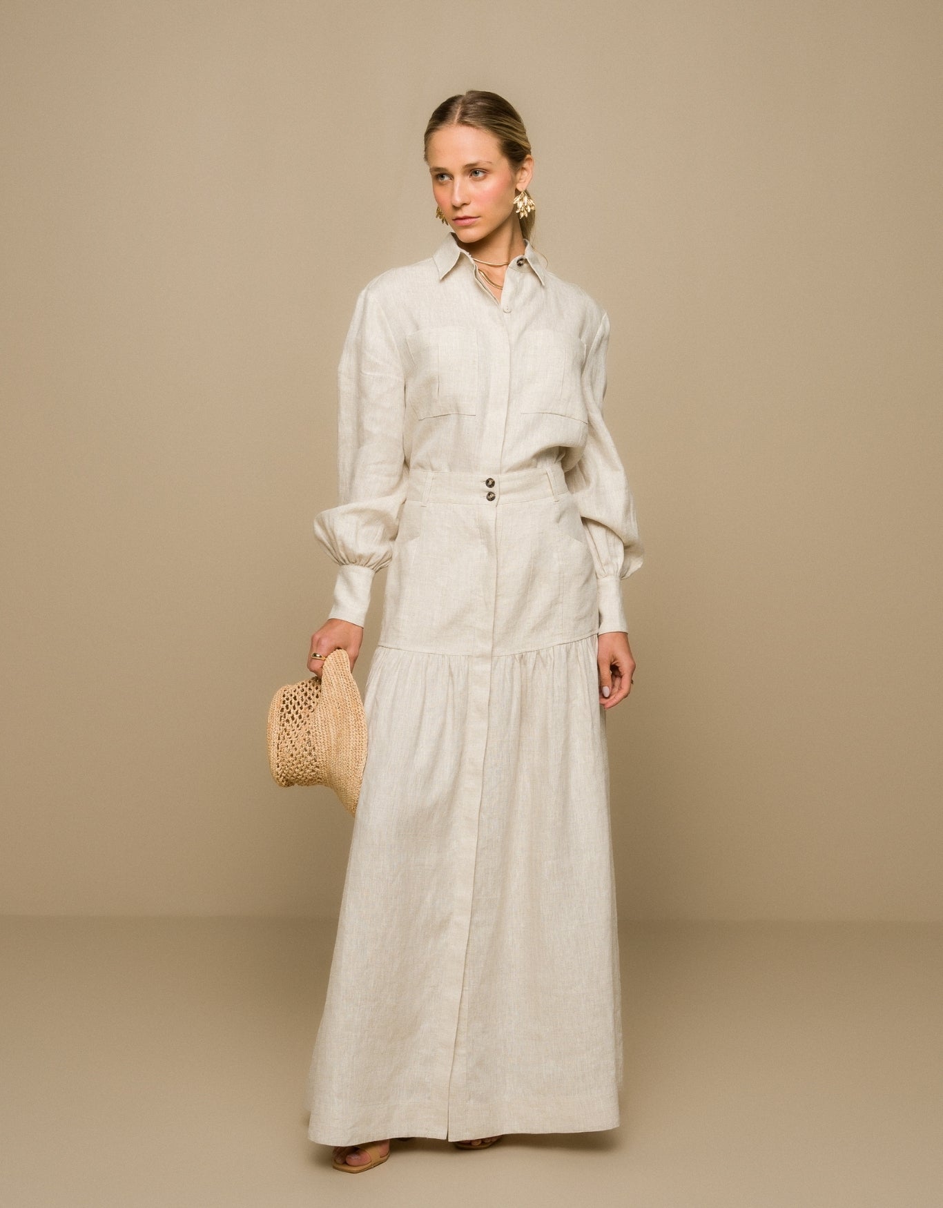 SAIA MILLA MADRE REINA LINHO AVELÃ