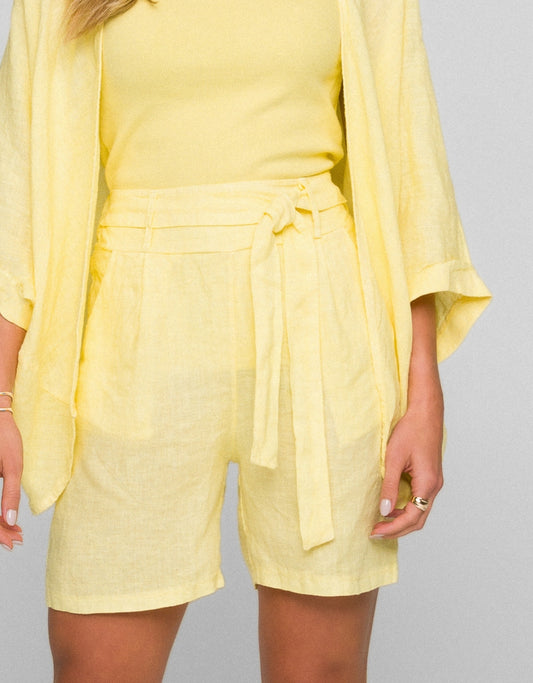 SHORT ISABELLA MADRE REINA LINHO AMARELO CAMOMILA