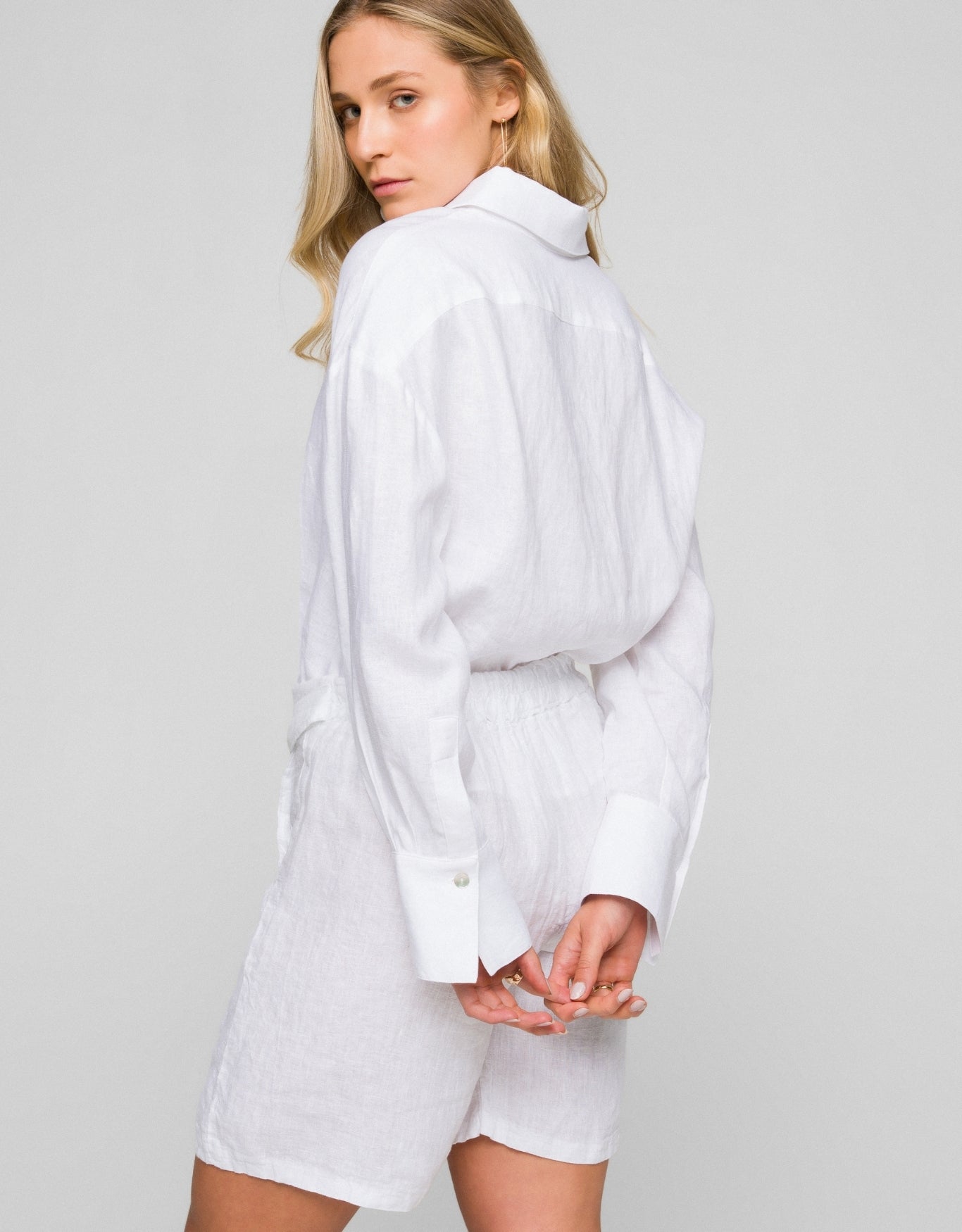 SHORT ISABELLA MADRE REINA LINHO BRANCO