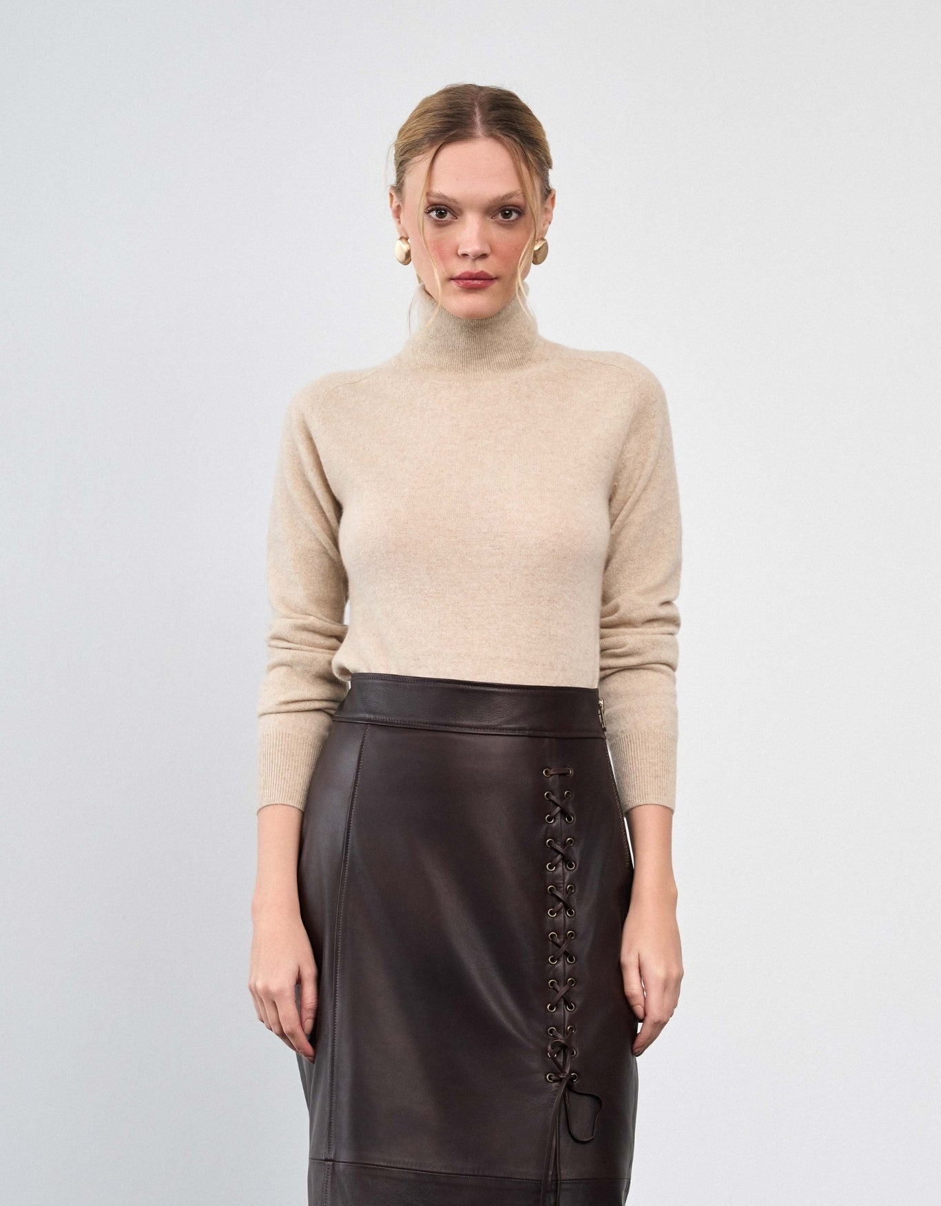 SWEATER GOLA ALTA MADRE REINA CASHMERE DESERT