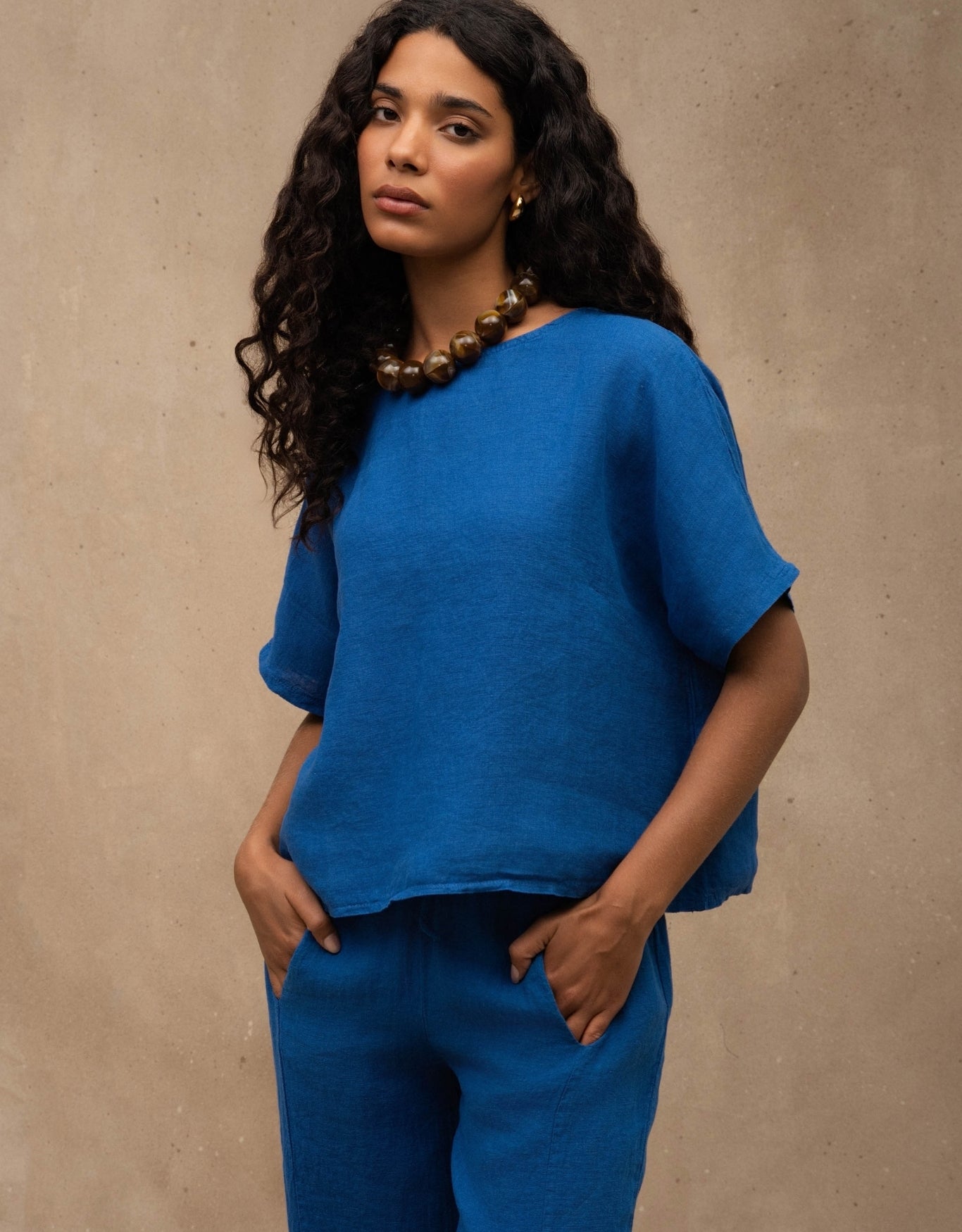 T-SHIRT CLASSIC MADRE REINA LINHO AZUL MESQUITA