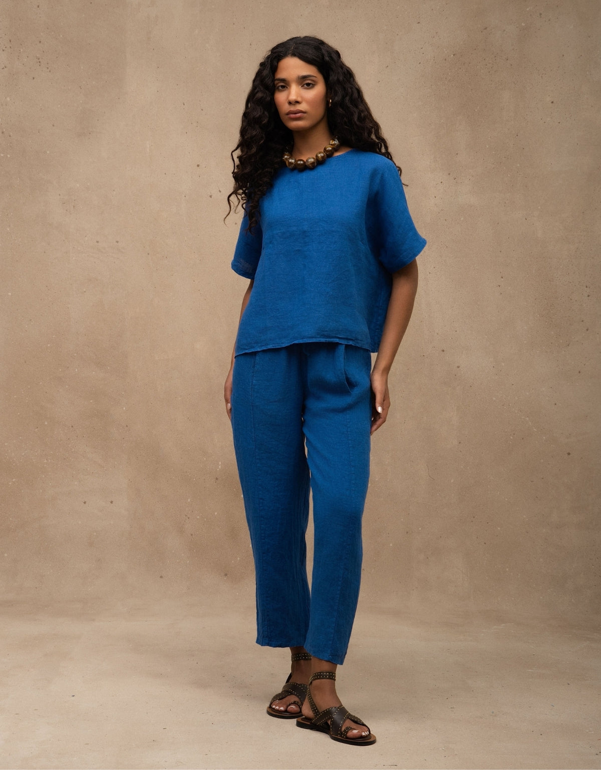 T-SHIRT CLASSIC MADRE REINA LINHO AZUL MESQUITA