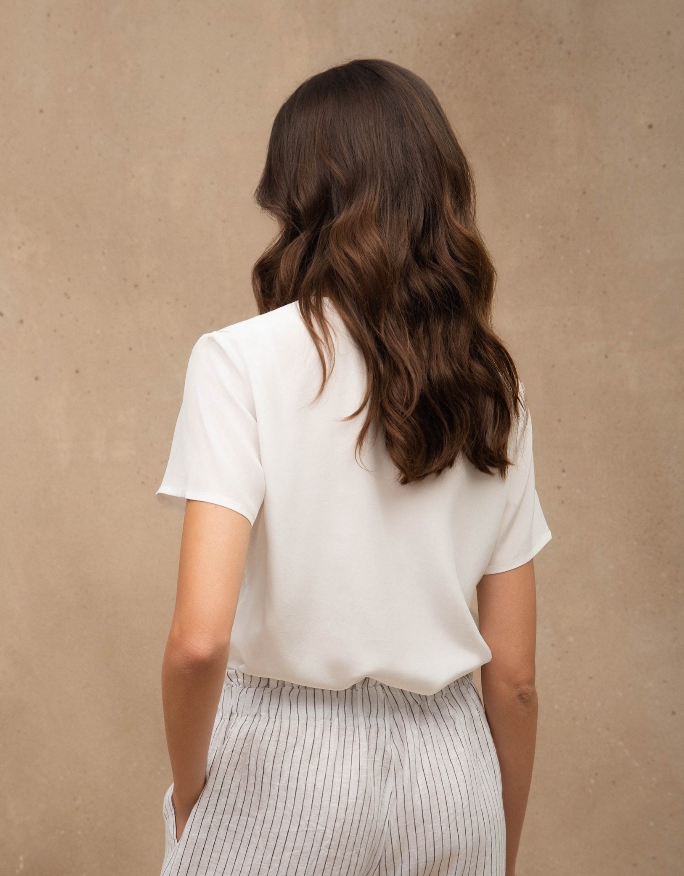 T-SHIRT CLASSIC MADRE REINA SEDA OFF WHITE