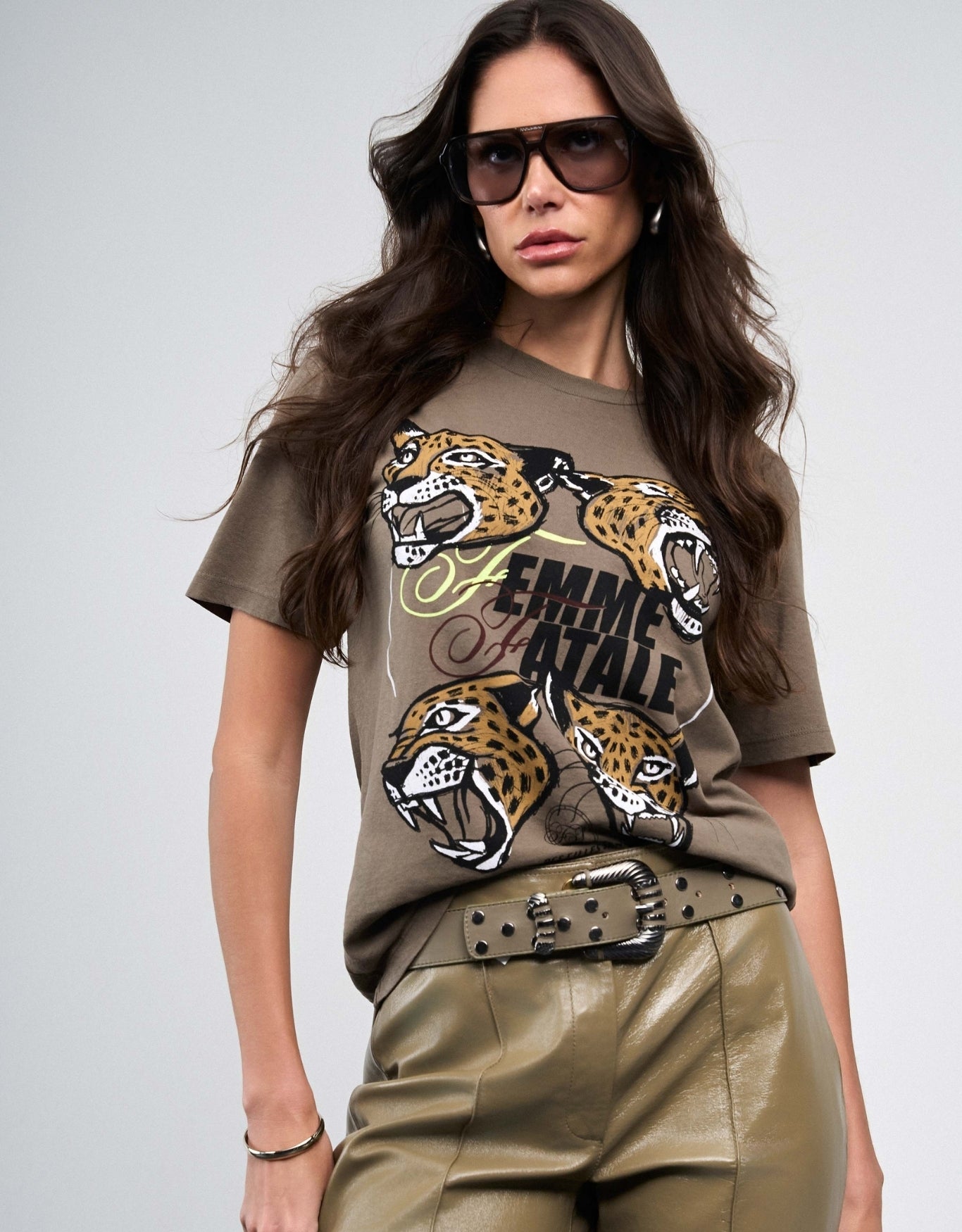 T-SHIRT ONÇA MADRE REINA GREIGE