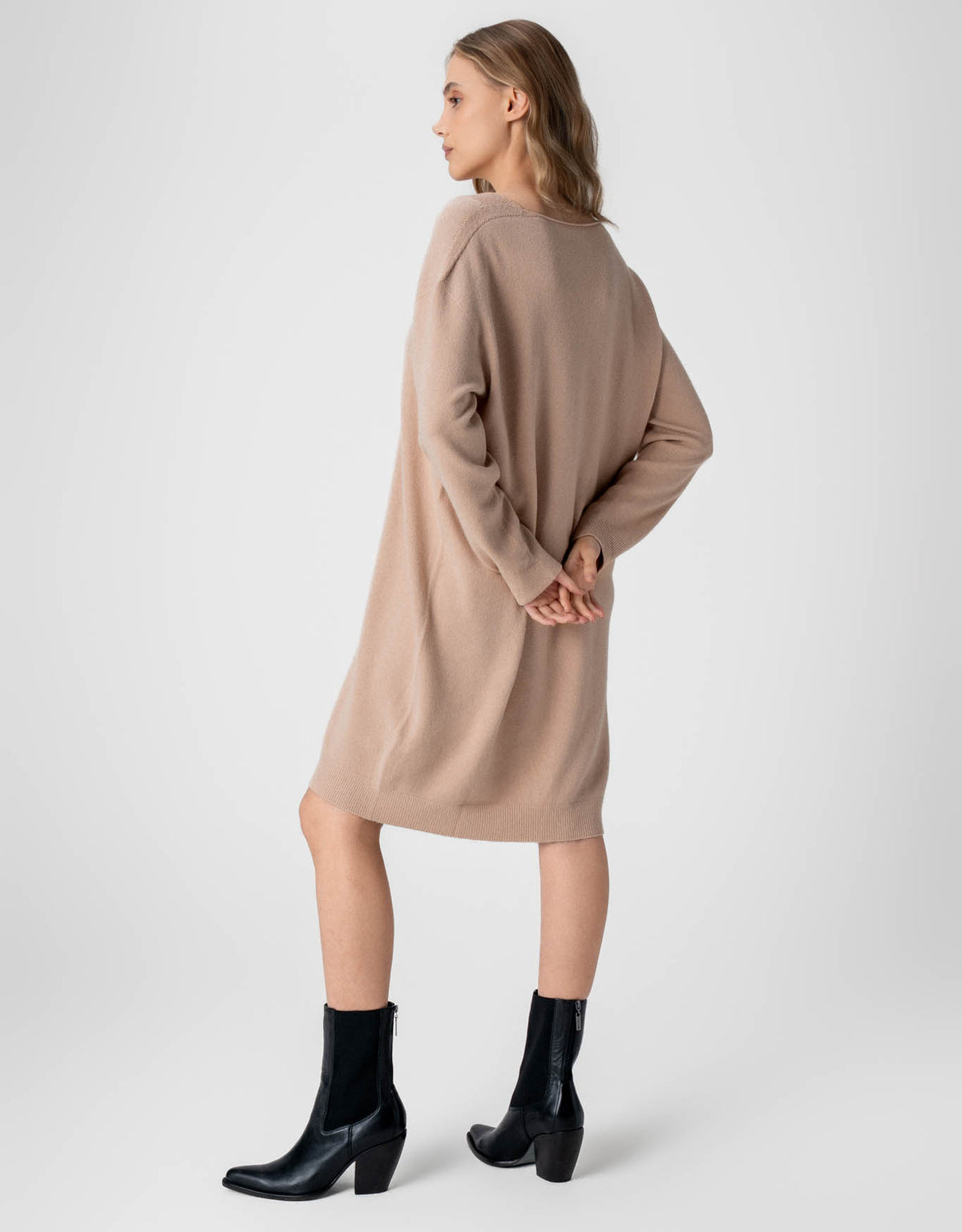 VESTIDO ADELE MADRE REINA BEGE ESCURO