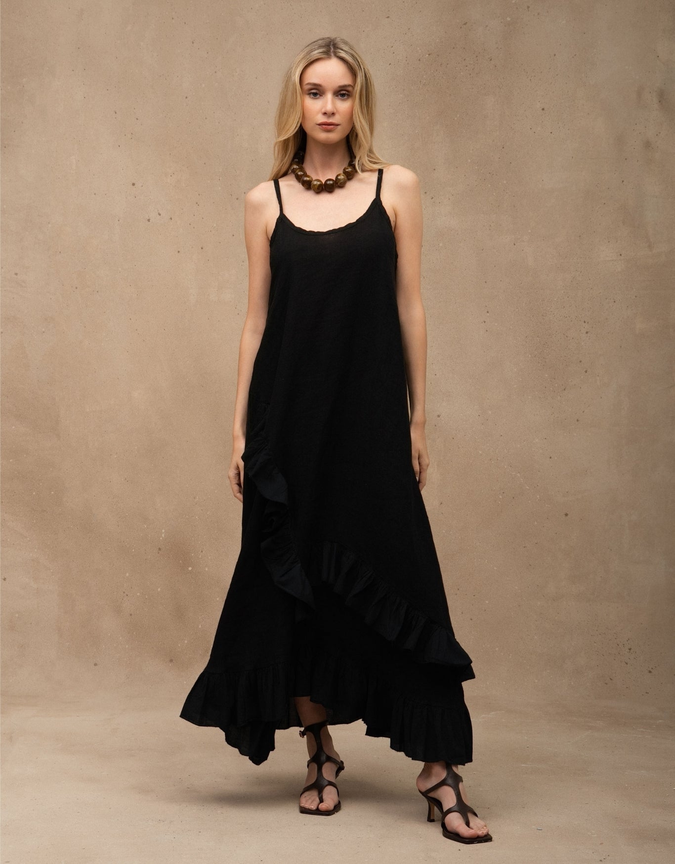 VESTIDO BABADOS MADRE REINA LINHO PRETO