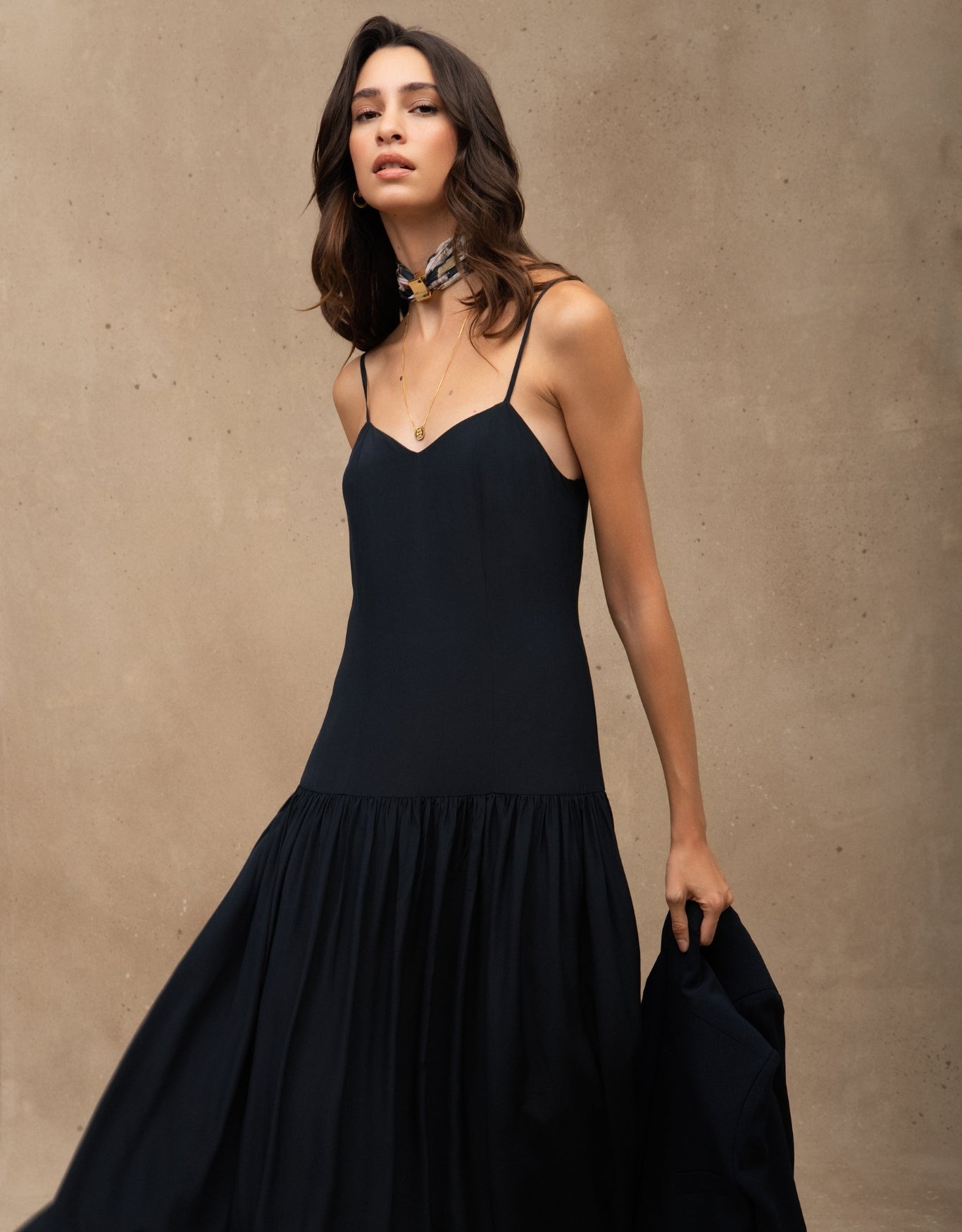 VESTIDO BETINA MADRE REINA SEDA AZUL MARINE