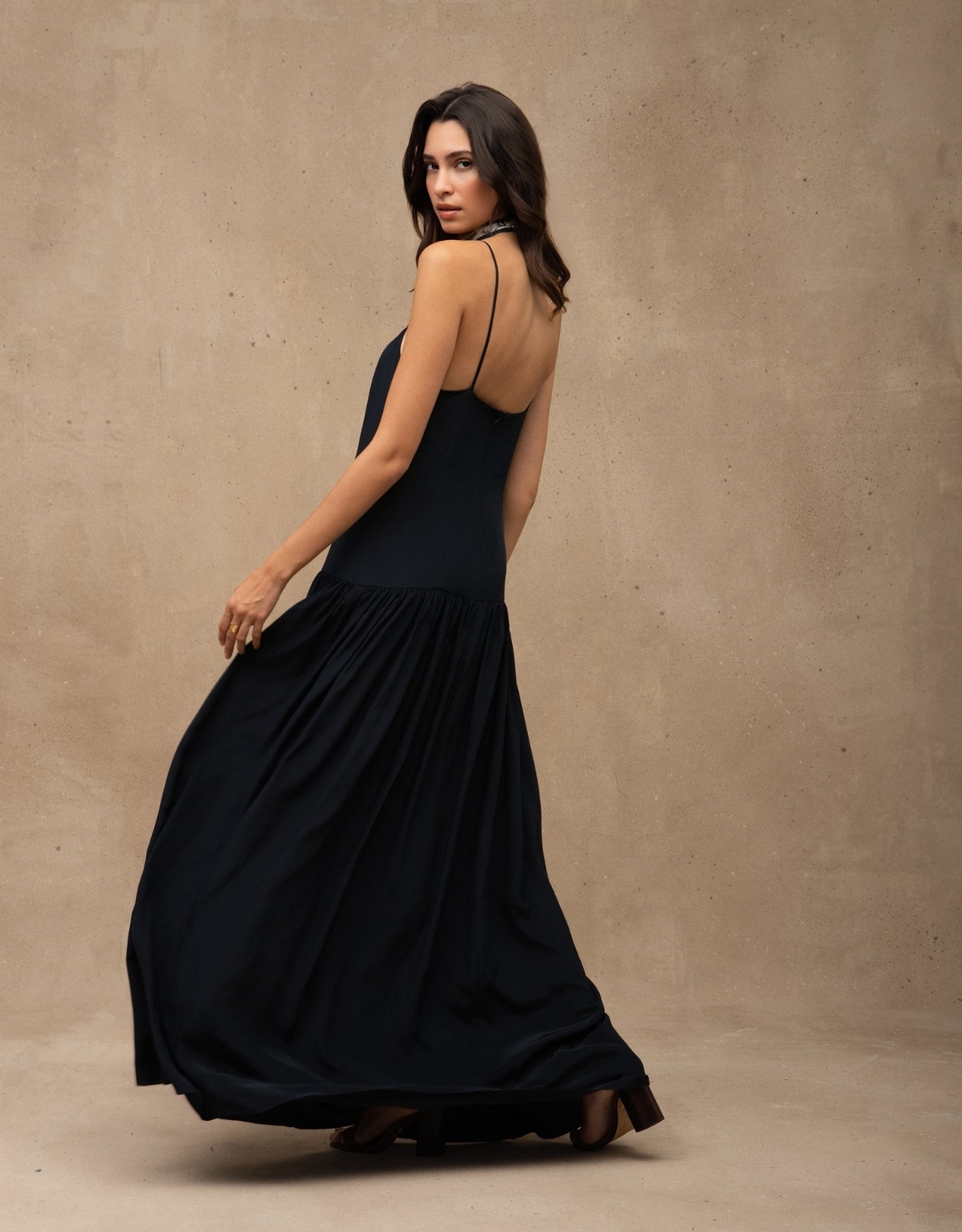 VESTIDO BETINA MADRE REINA SEDA AZUL MARINE