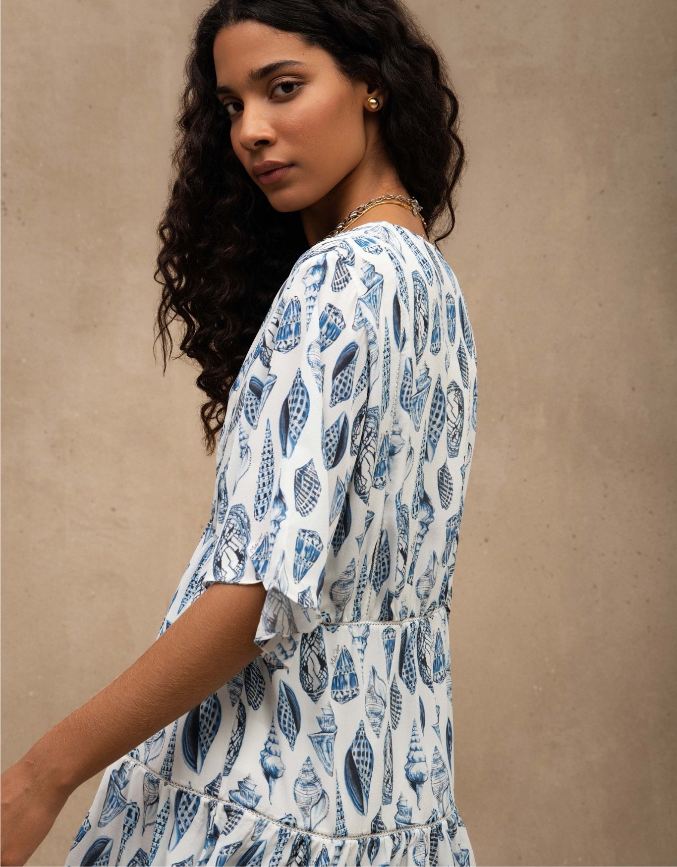 VESTIDO JULIETA CURTO ESTAMPADO MADRE REINA SEDA