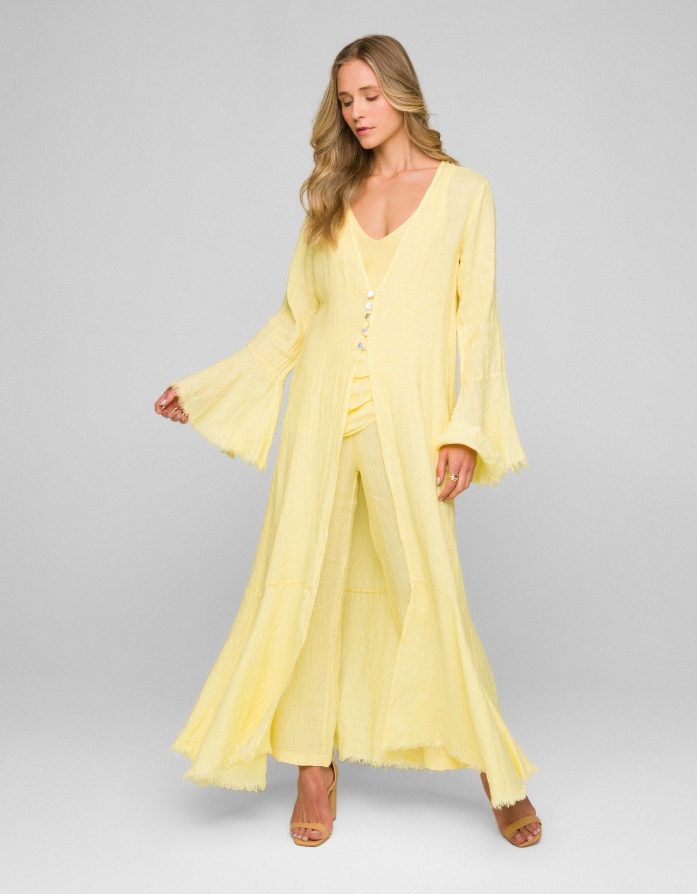 VESTIDO LUNA MADRE REINA AMARELO CAMOMILA