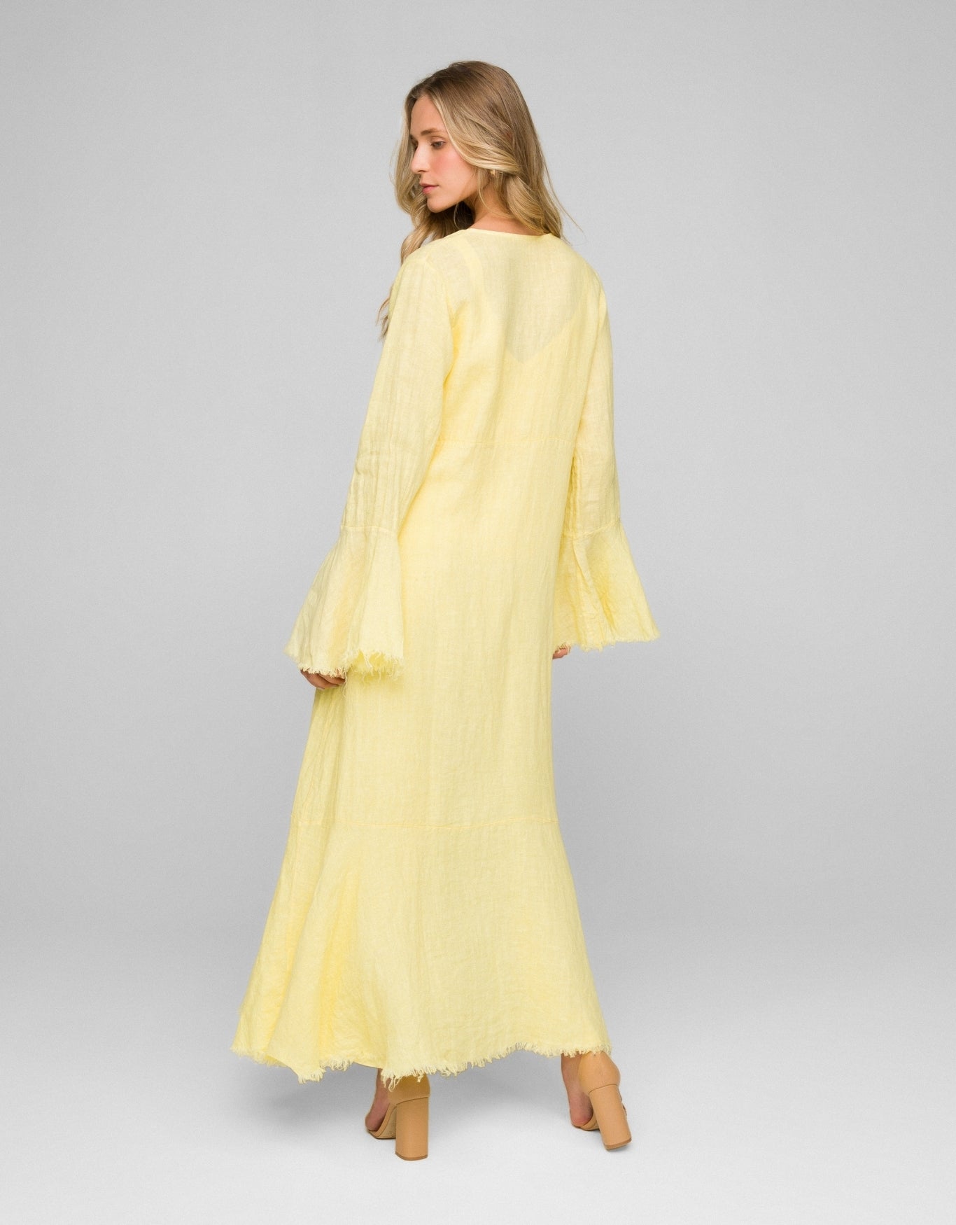 VESTIDO LUNA MADRE REINA AMARELO CAMOMILA