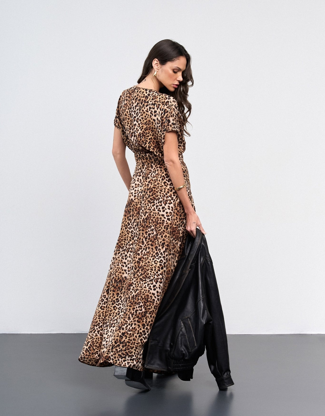 VESTIDO MADRE REINA SEDA ANIMAL PRINT