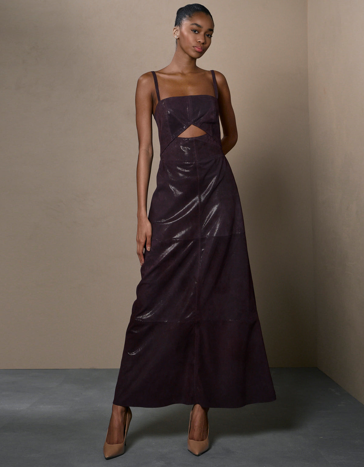 VESTIDO MALU MADRE REINA COURO CHAMOIS BERINGELA