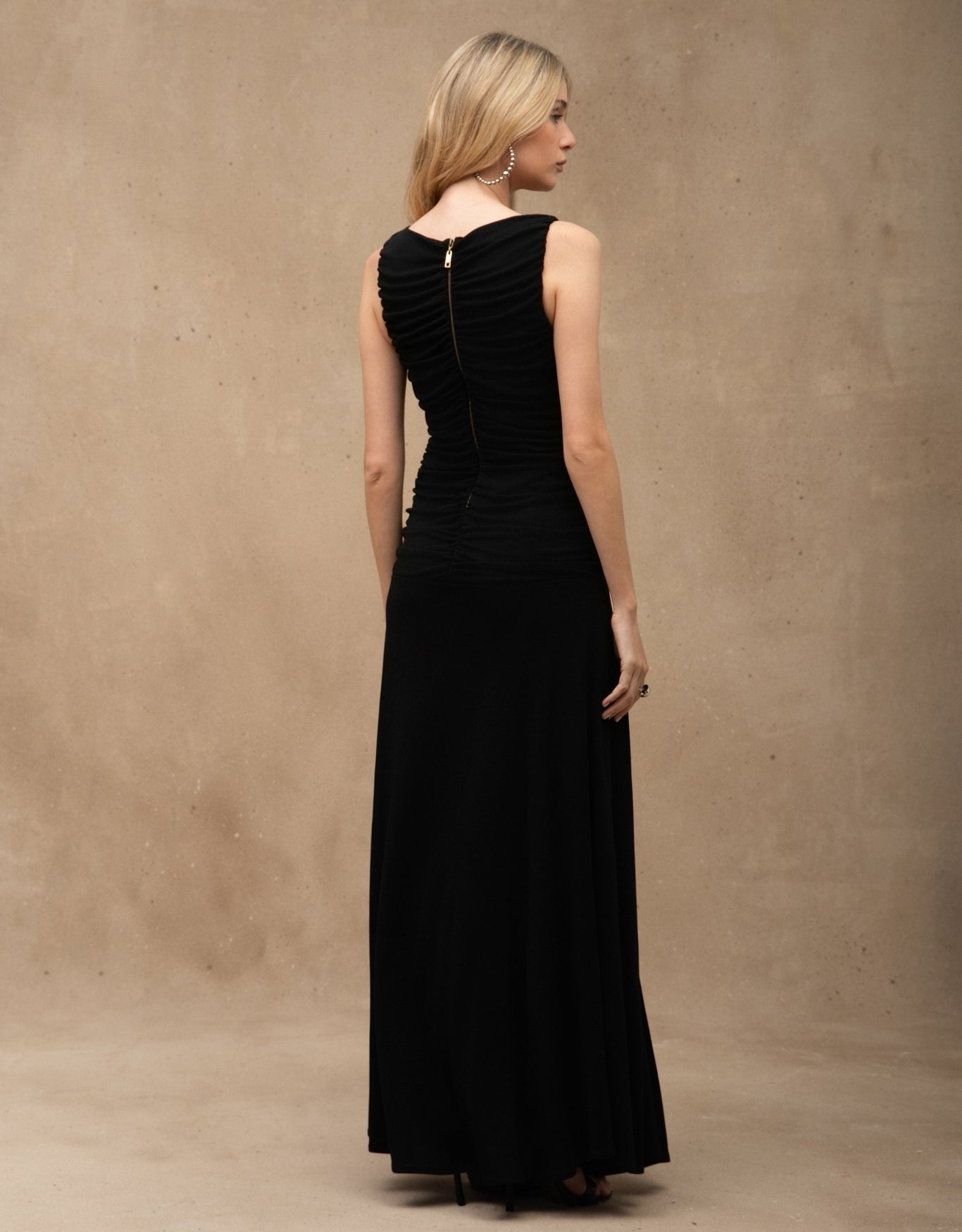 VESTIDO MARIANA MADRE REINA PRETO