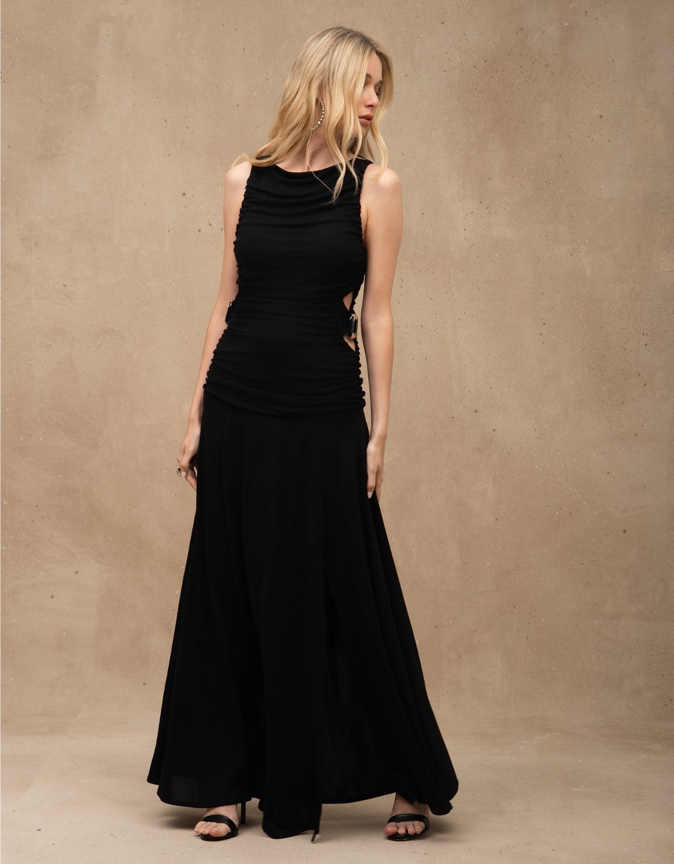 VESTIDO MARIANA MADRE REINA PRETO