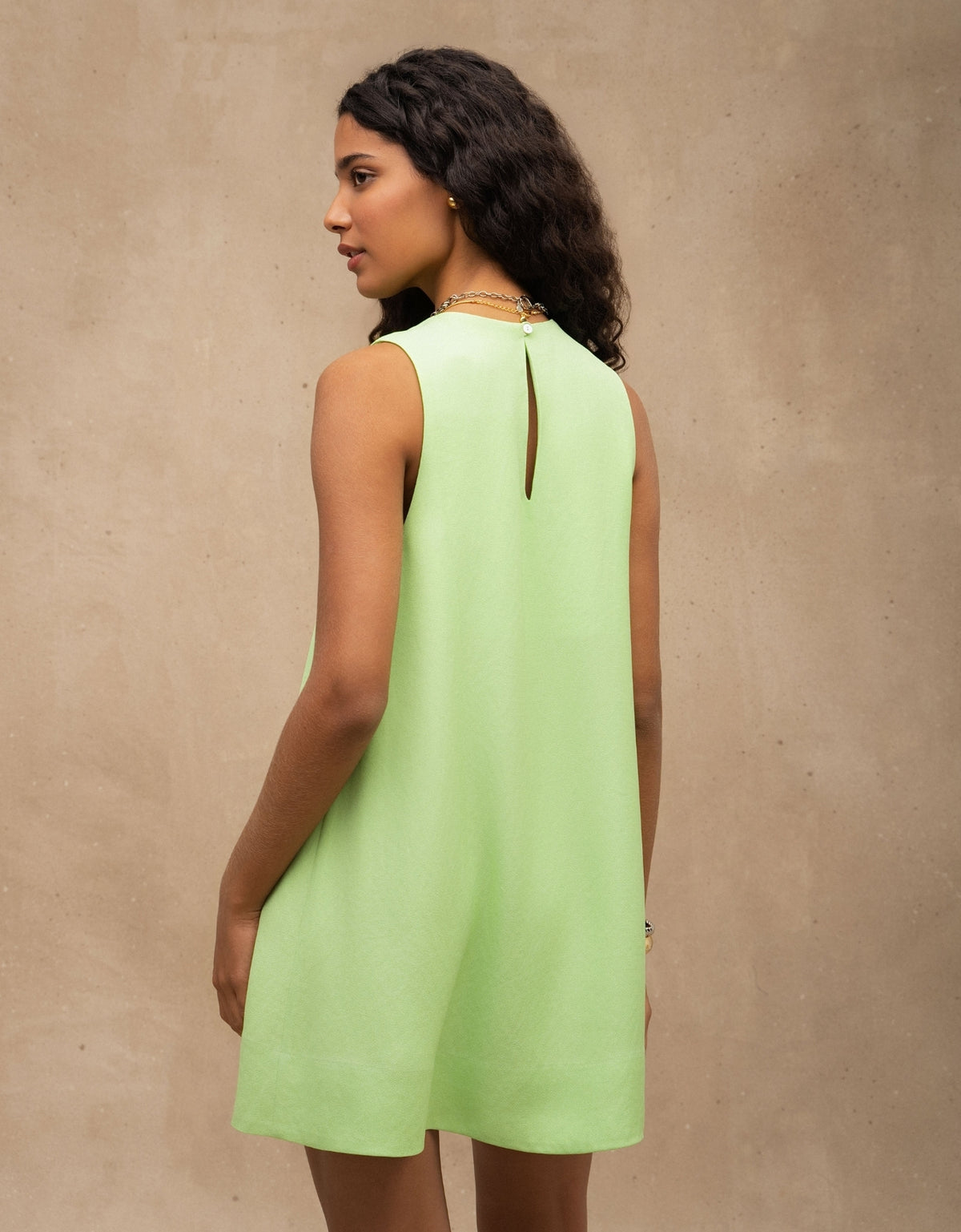 VESTIDO MARTINA MADRE REINA ALFAIATARIA VERDE LUNAR