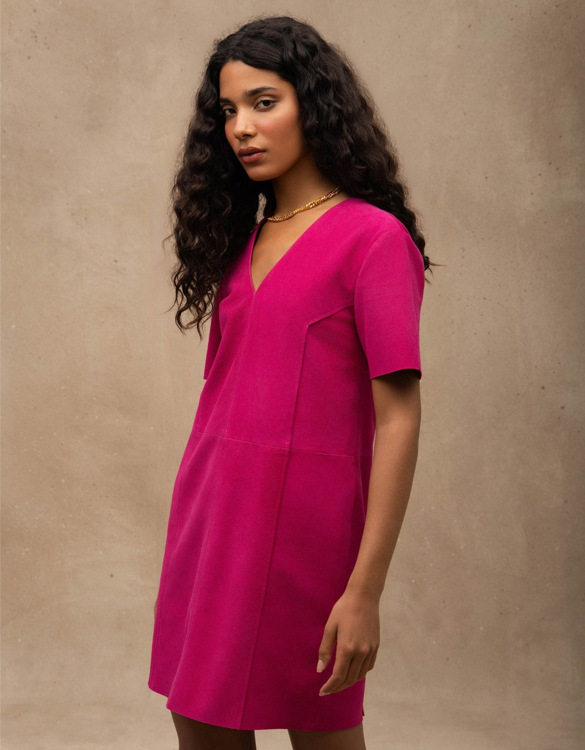 VESTIDO MELISSA MADRE REINA COURO ROSA CHAMOIS