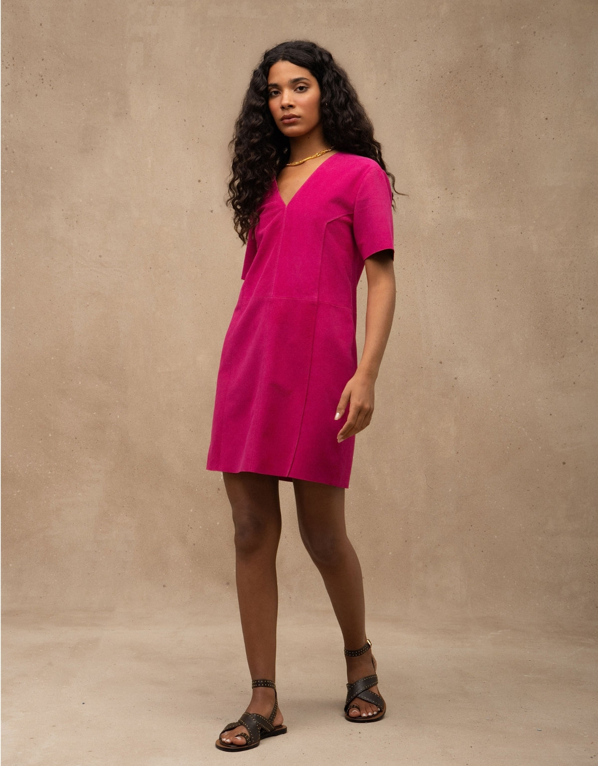 VESTIDO MELISSA MADRE REINA COURO ROSA CHAMOIS