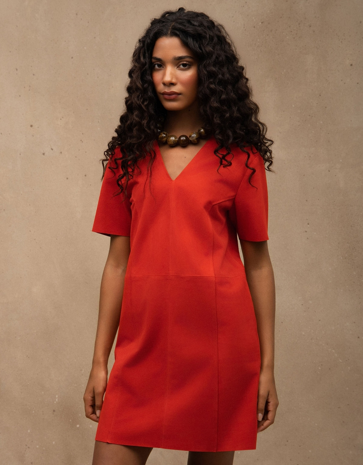 VESTIDO MELISSA MADRE REINA COURO VERMELHO CHAMOIS