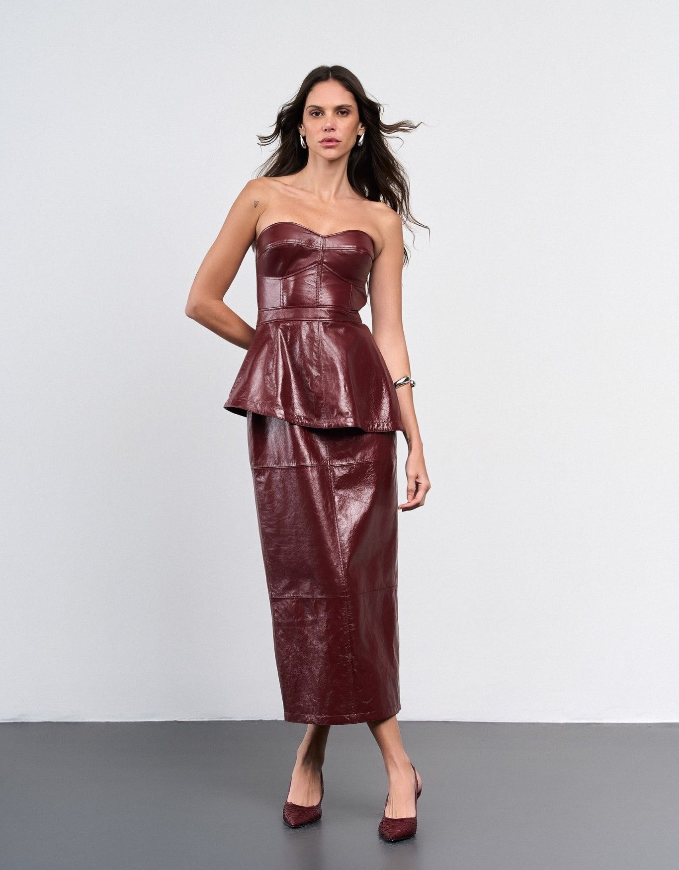 VESTIDO SCARLET MADRE REINA COURO PINOT