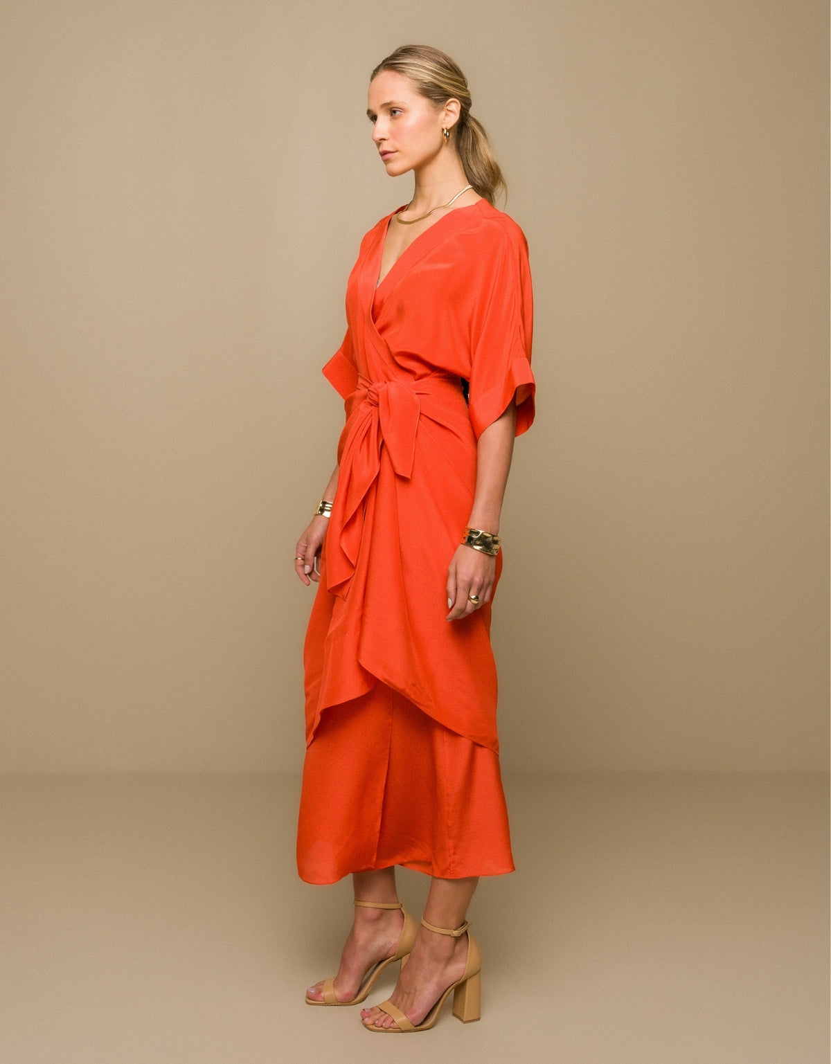 VESTIDO SIMONE MADRE REINA SEDA  LARANJA PITANGA