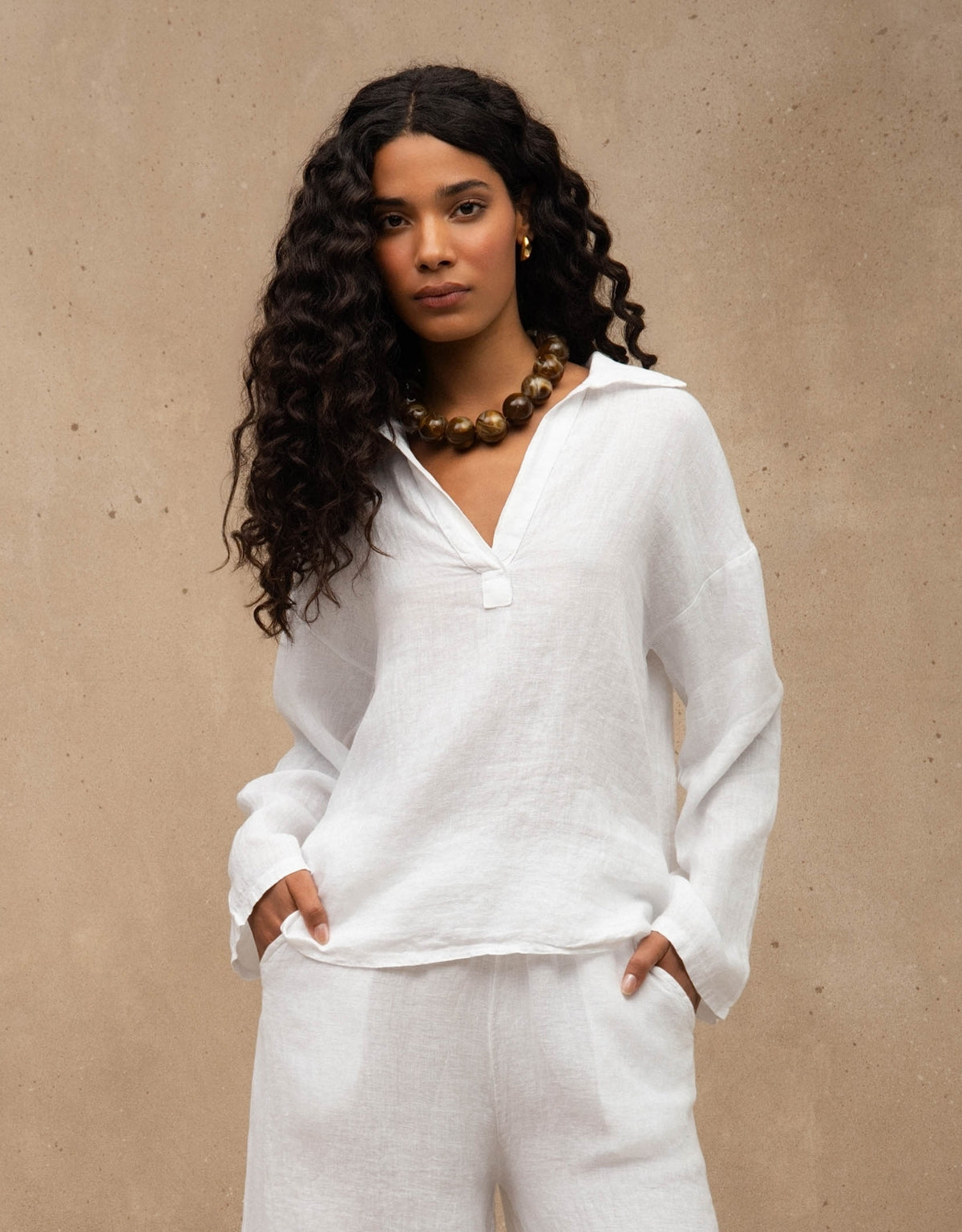 BLUSA BRUNA MADRE REINA LINHO BRANCO