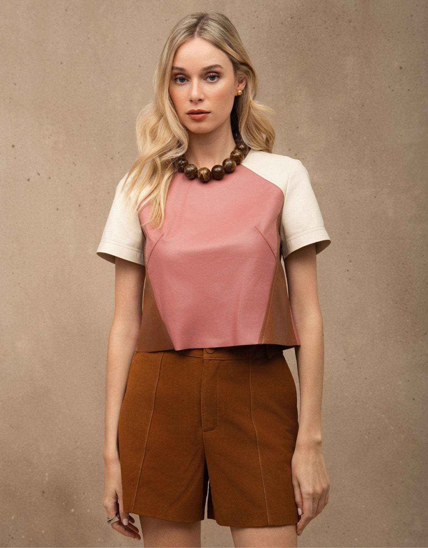 BLUSA GAIA MADRE REINA COURO ROSA ROMÃ