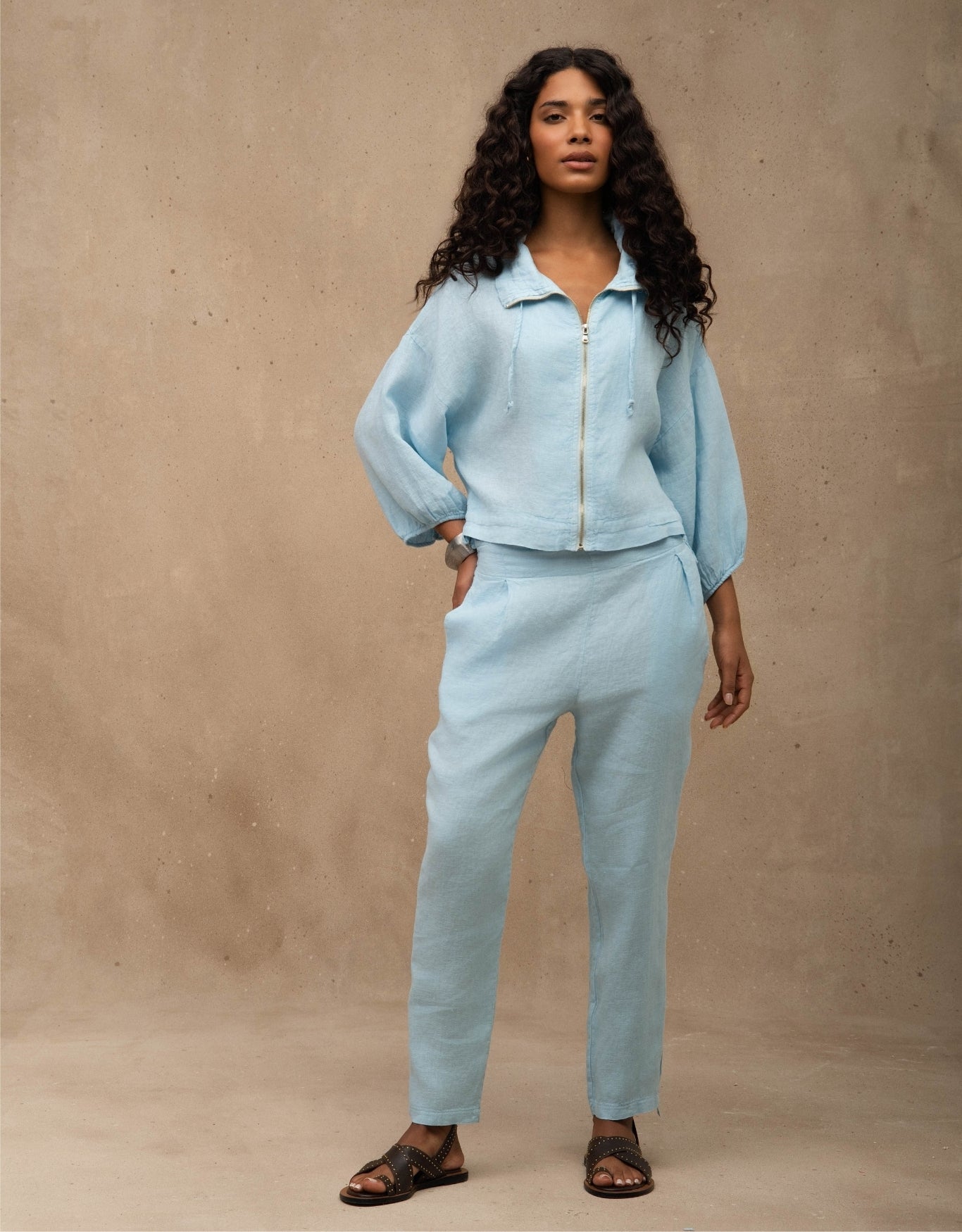 CALÇA EDUARDA MADRE REINA LINHO AZUL ÁGATA