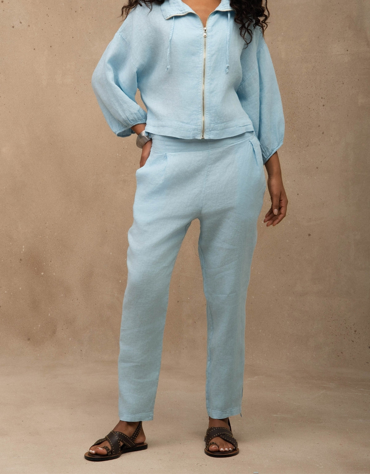 CALÇA EDUARDA MADRE REINA LINHO AZUL ÁGATA