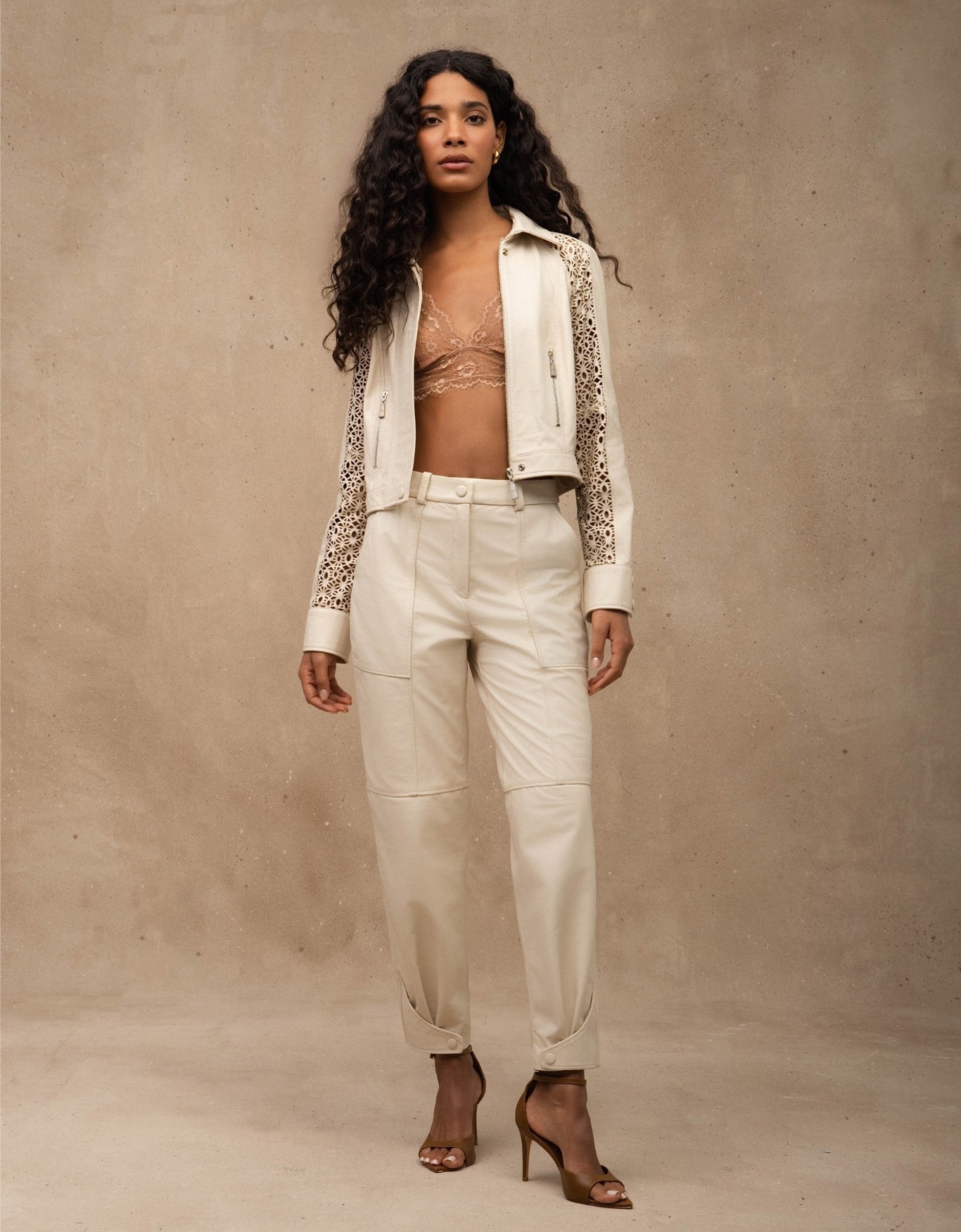 CALÇA EMILY MADRE REINA COURO OFF WHITE