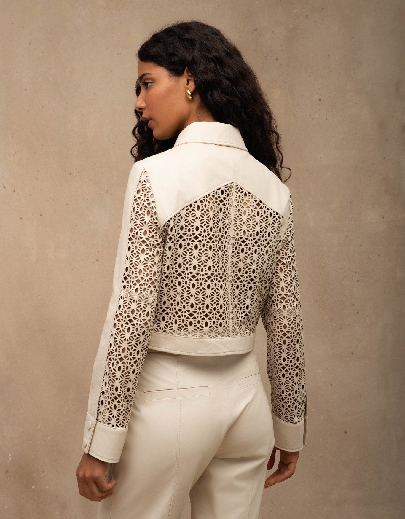 CALÇA EMILY MADRE REINA COURO OFF WHITE