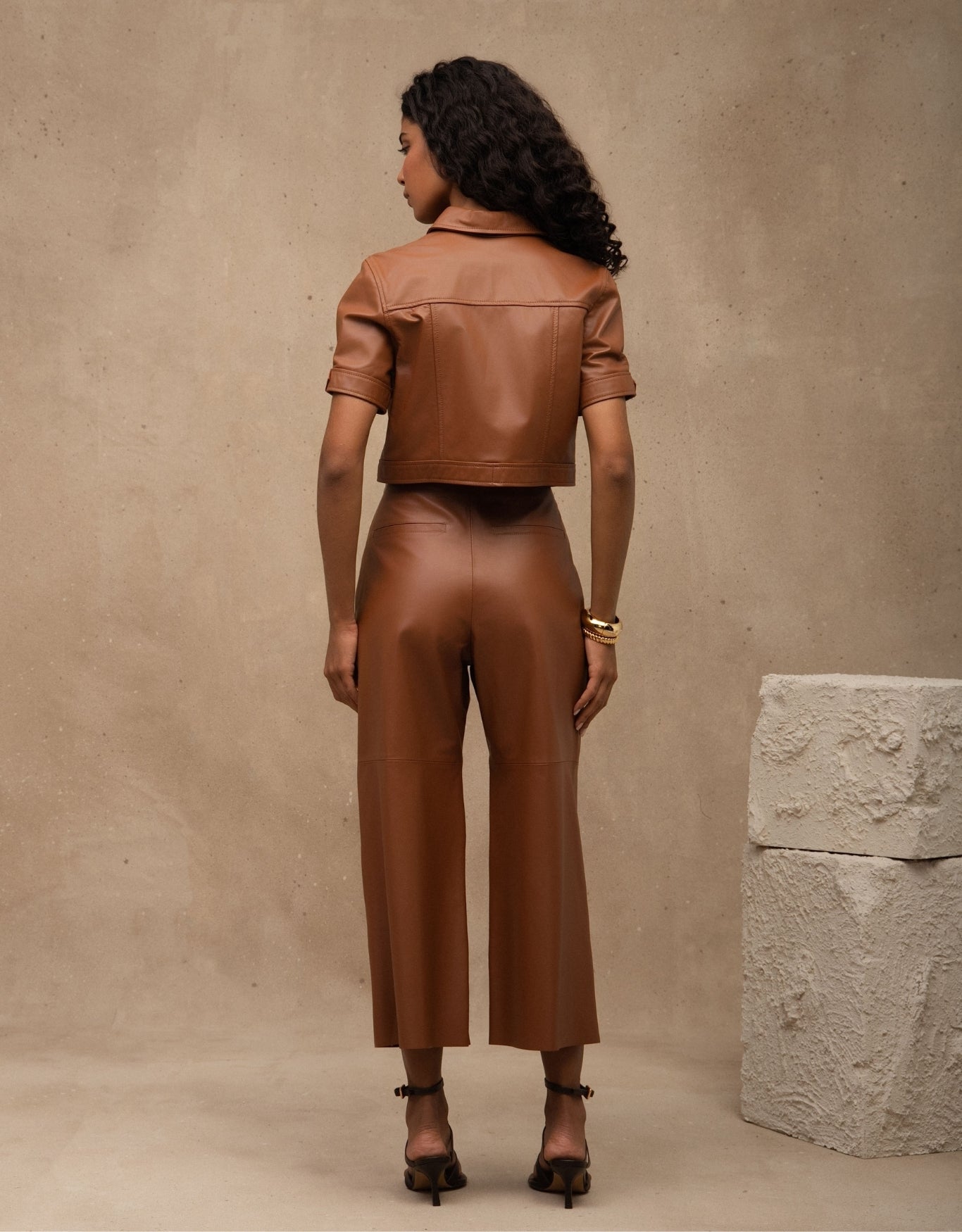 CALÇA PANTACOURT CECÍLIA MADRE REINA COURO CARAMELO