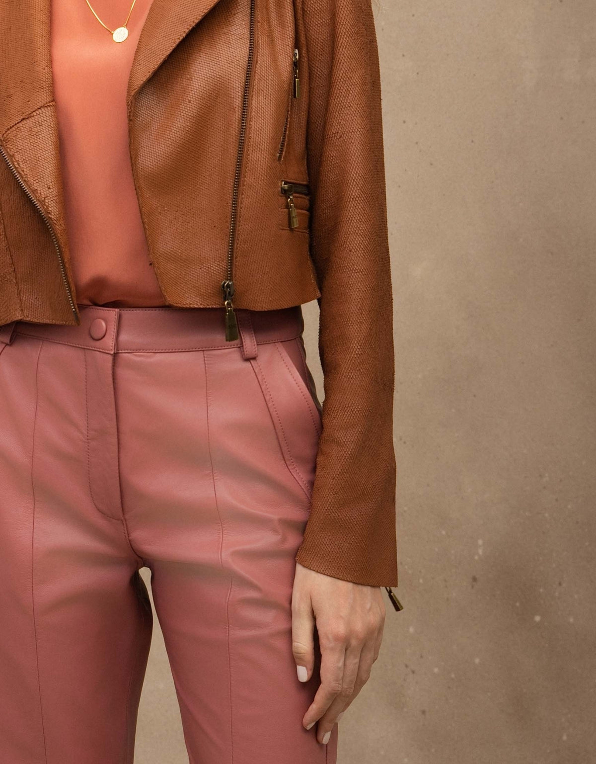 CALÇA STELLA MADRE REINA COURO ROSA ROMÃ