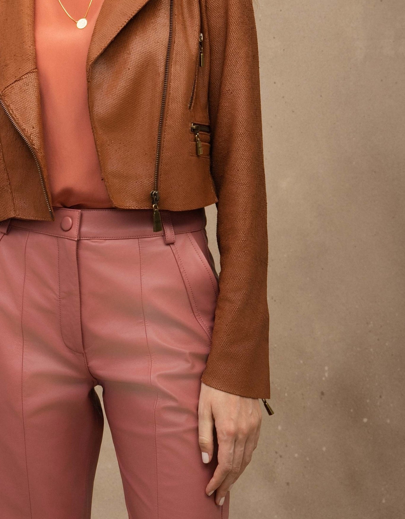 CALÇA STELLA MADRE REINA COURO ROSA ROMÃ