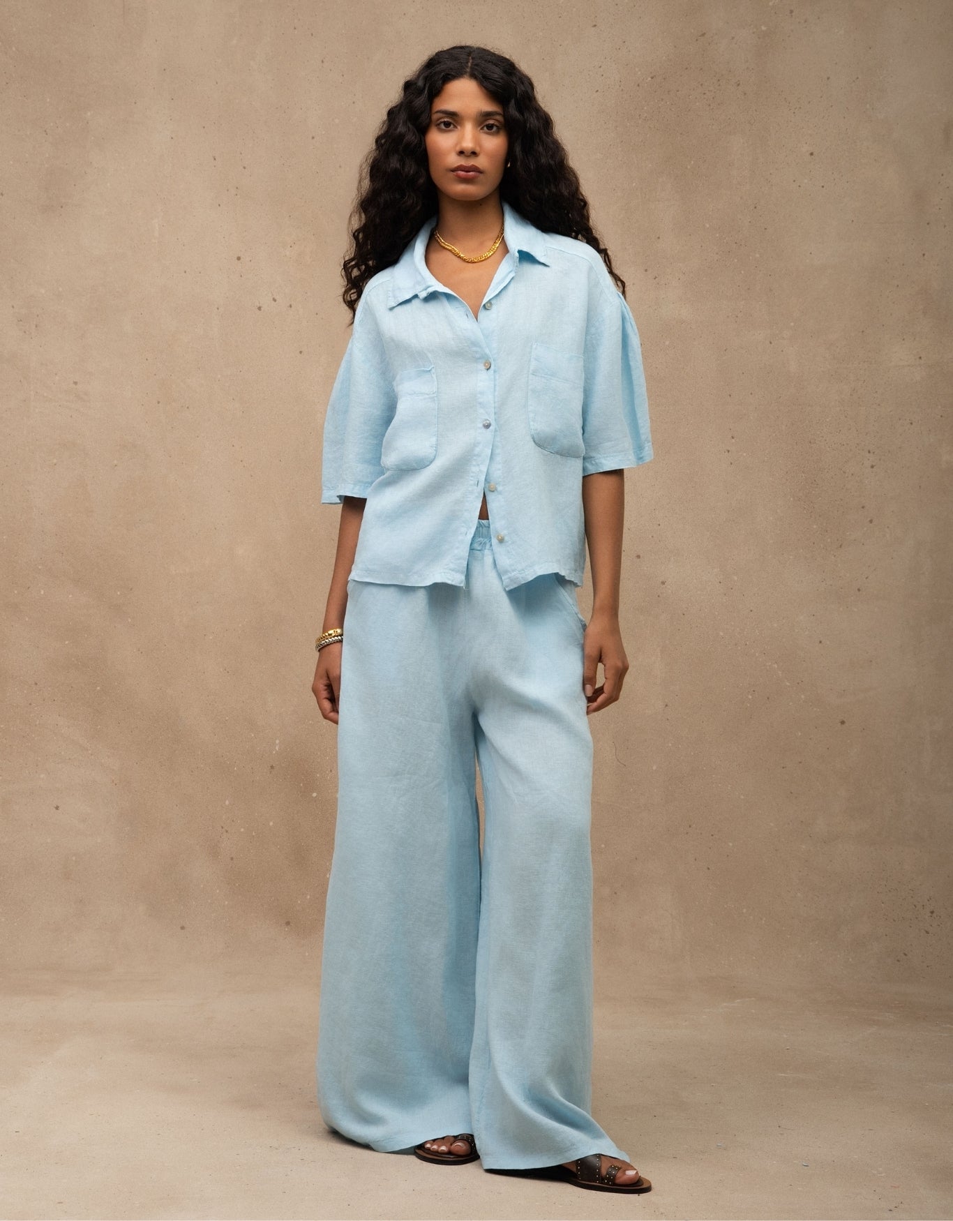 CAMISA BOLSOS MADRE REINA LINHO AZUL ÁGATA