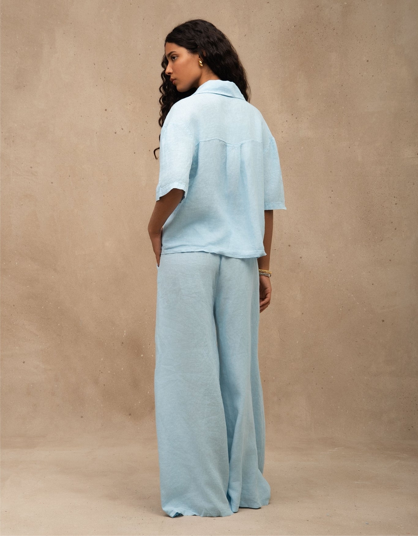 CAMISA BOLSOS MADRE REINA LINHO AZUL ÁGATA