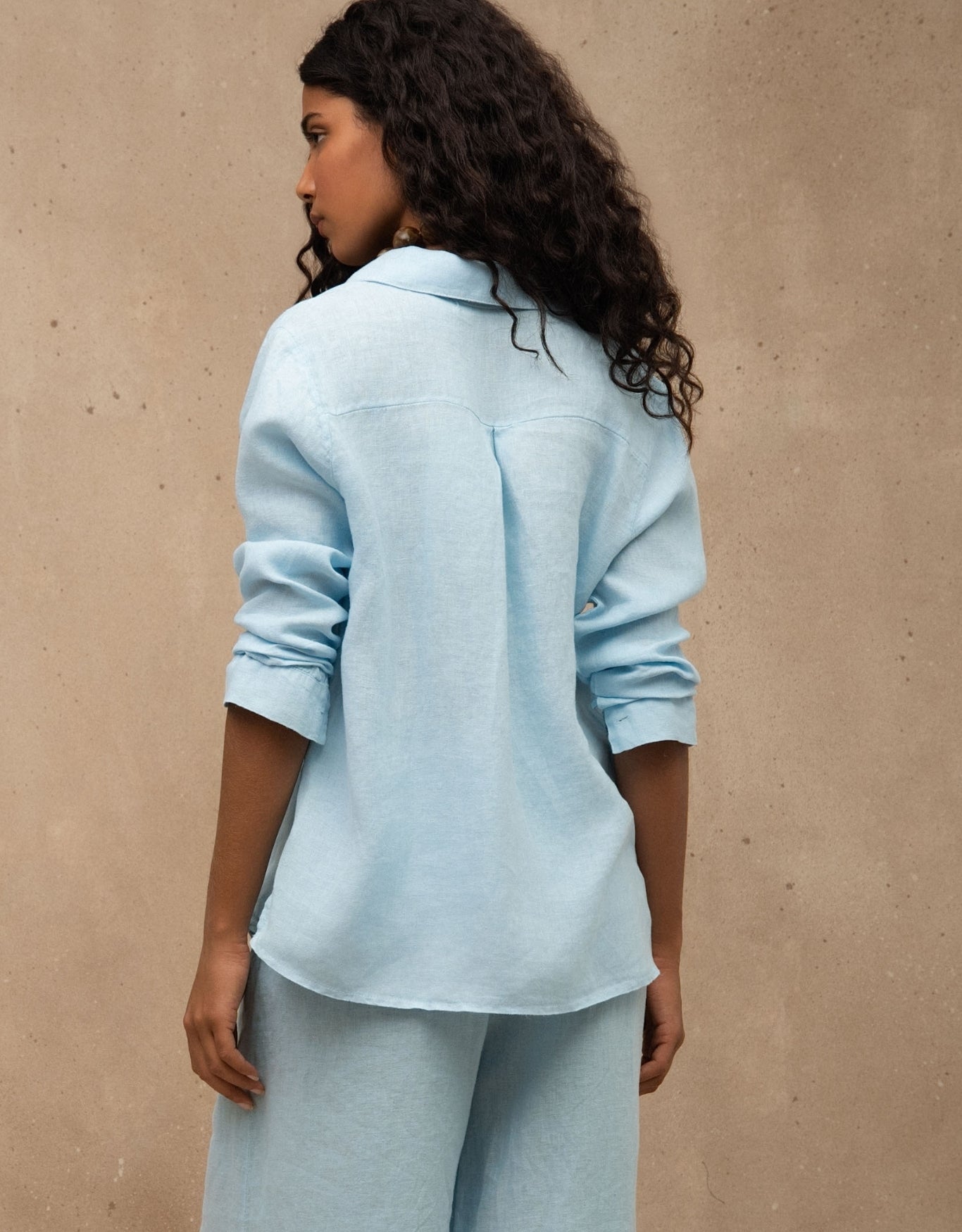 CAMISA CAROL MADRE REINA LINHO AZUL ÁGATA