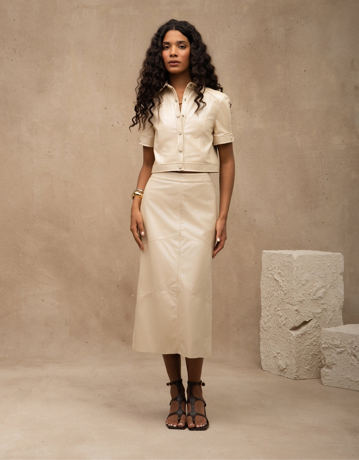 CAMISA CECÍLIA MADRE REINA COURO NEW PÉROLA